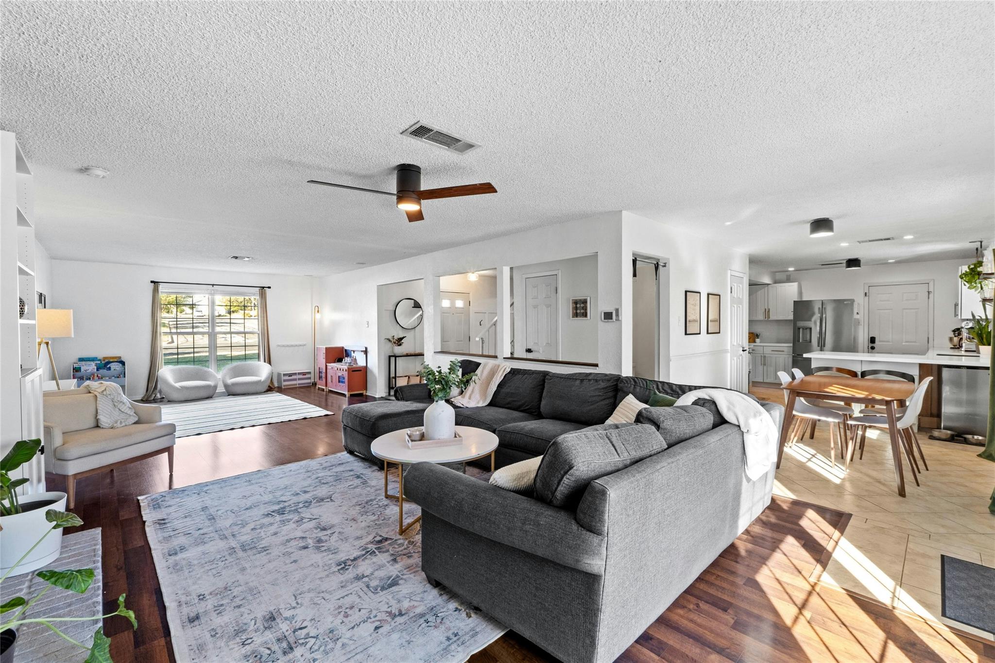 1010 Huntridge DR