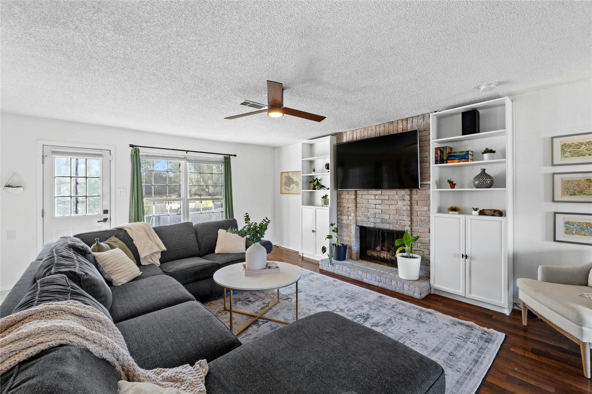 1010 Huntridge DR