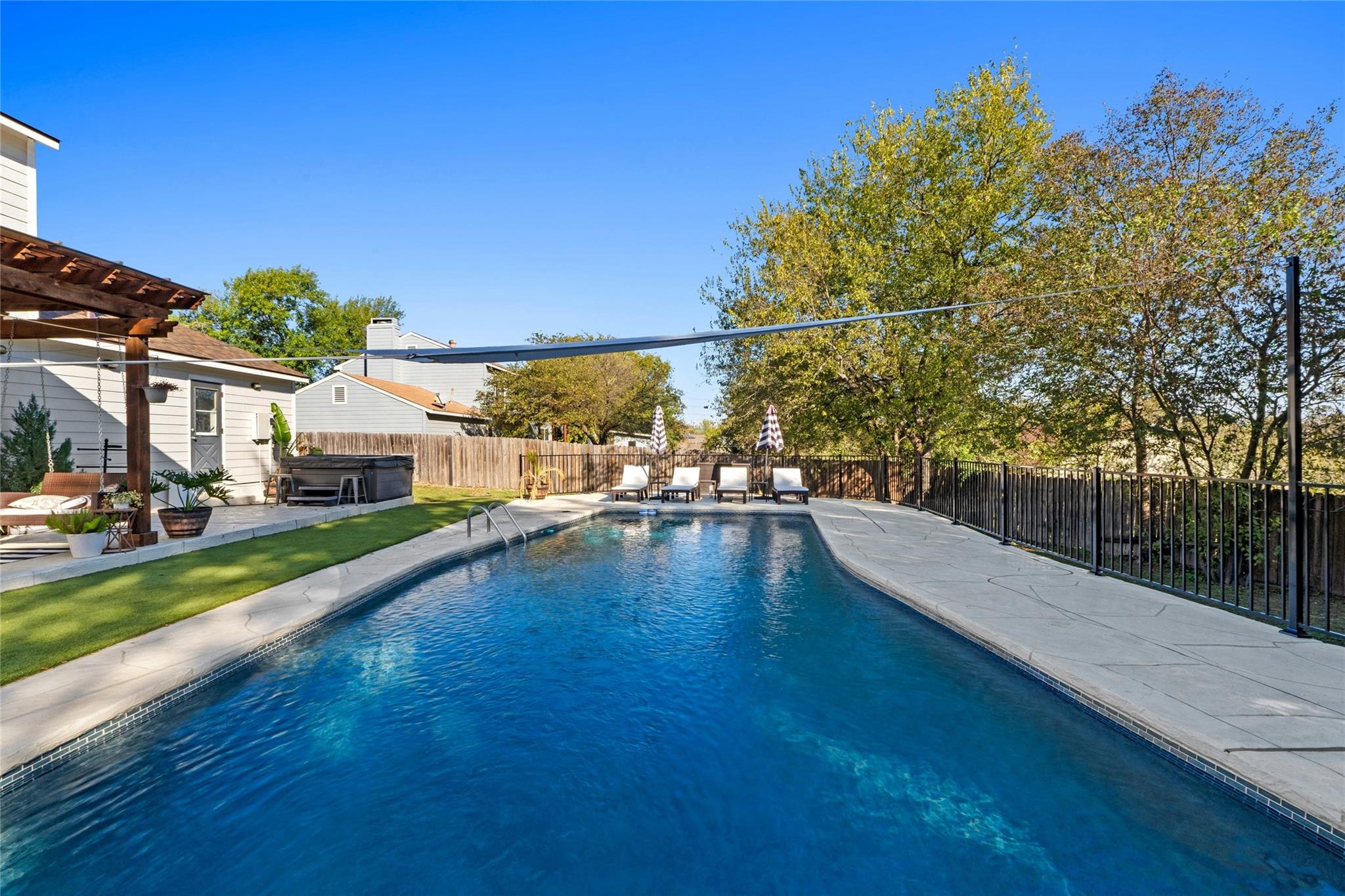 1010 Huntridge DR