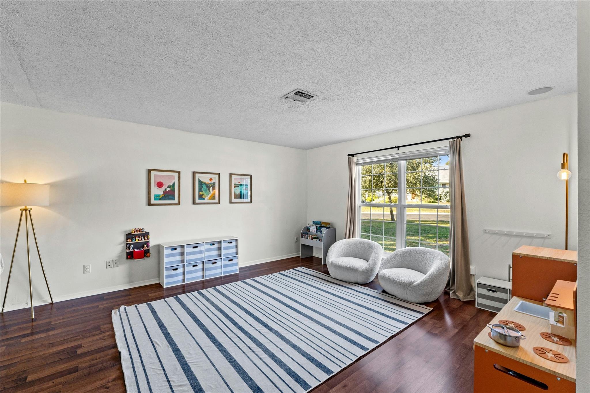 1010 Huntridge DR