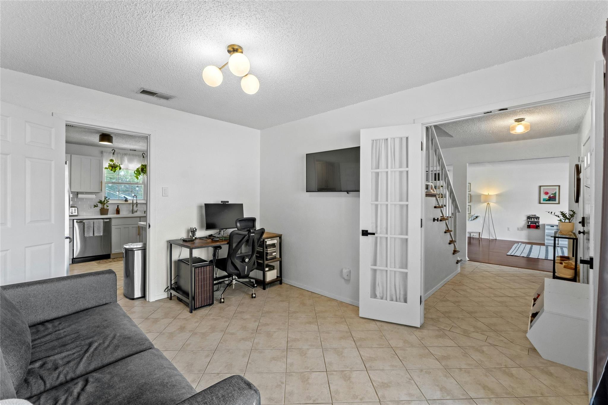 1010 Huntridge DR