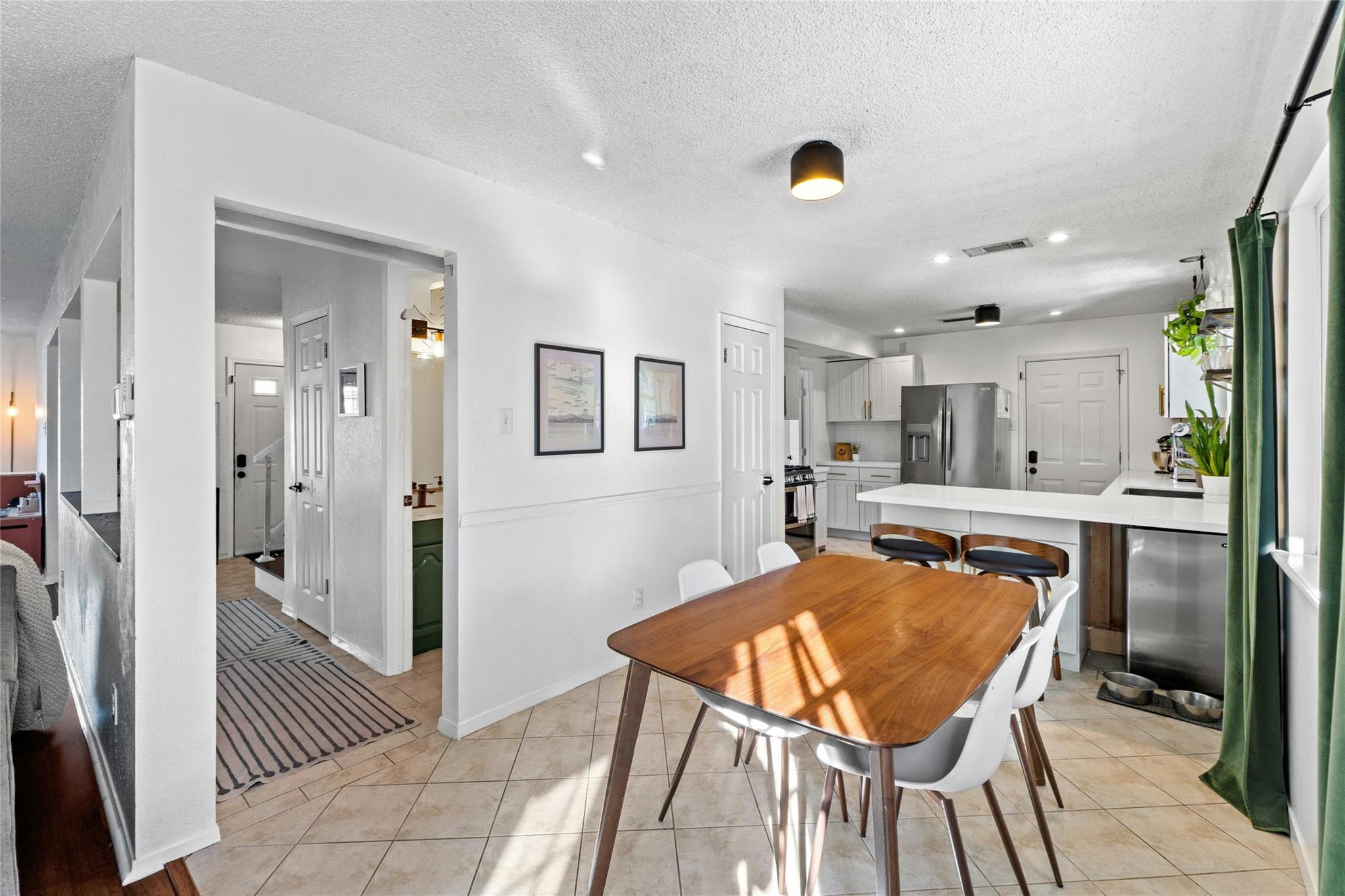 1010 Huntridge DR