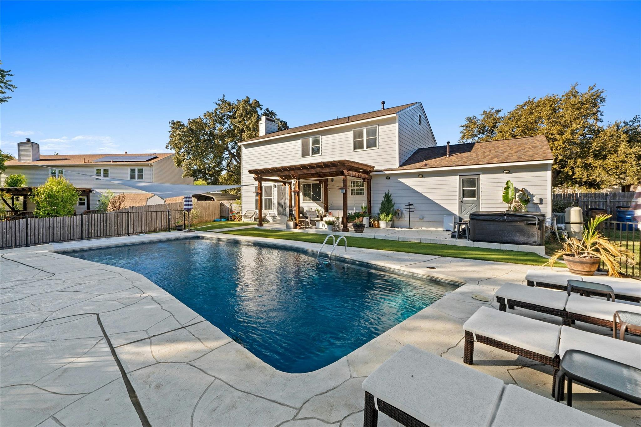 1010 Huntridge DR