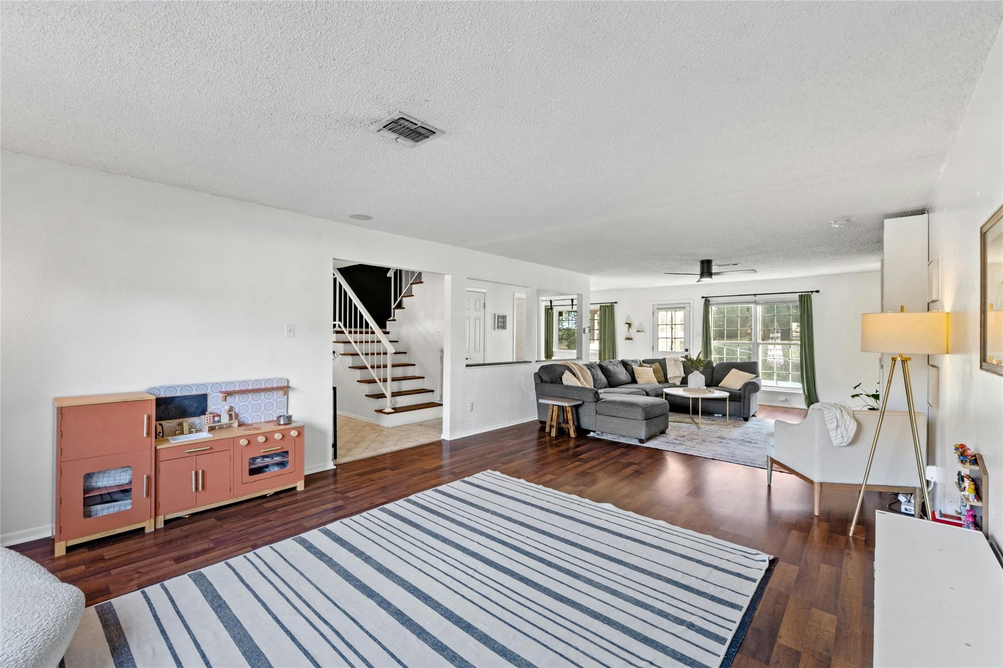 1010 Huntridge DR