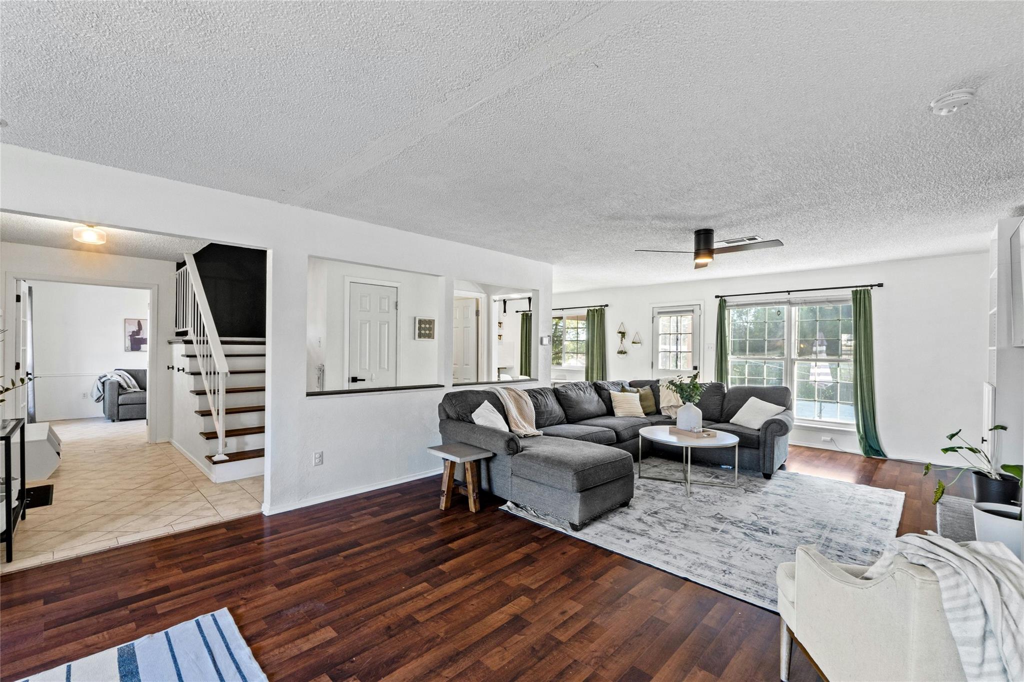 1010 Huntridge DR