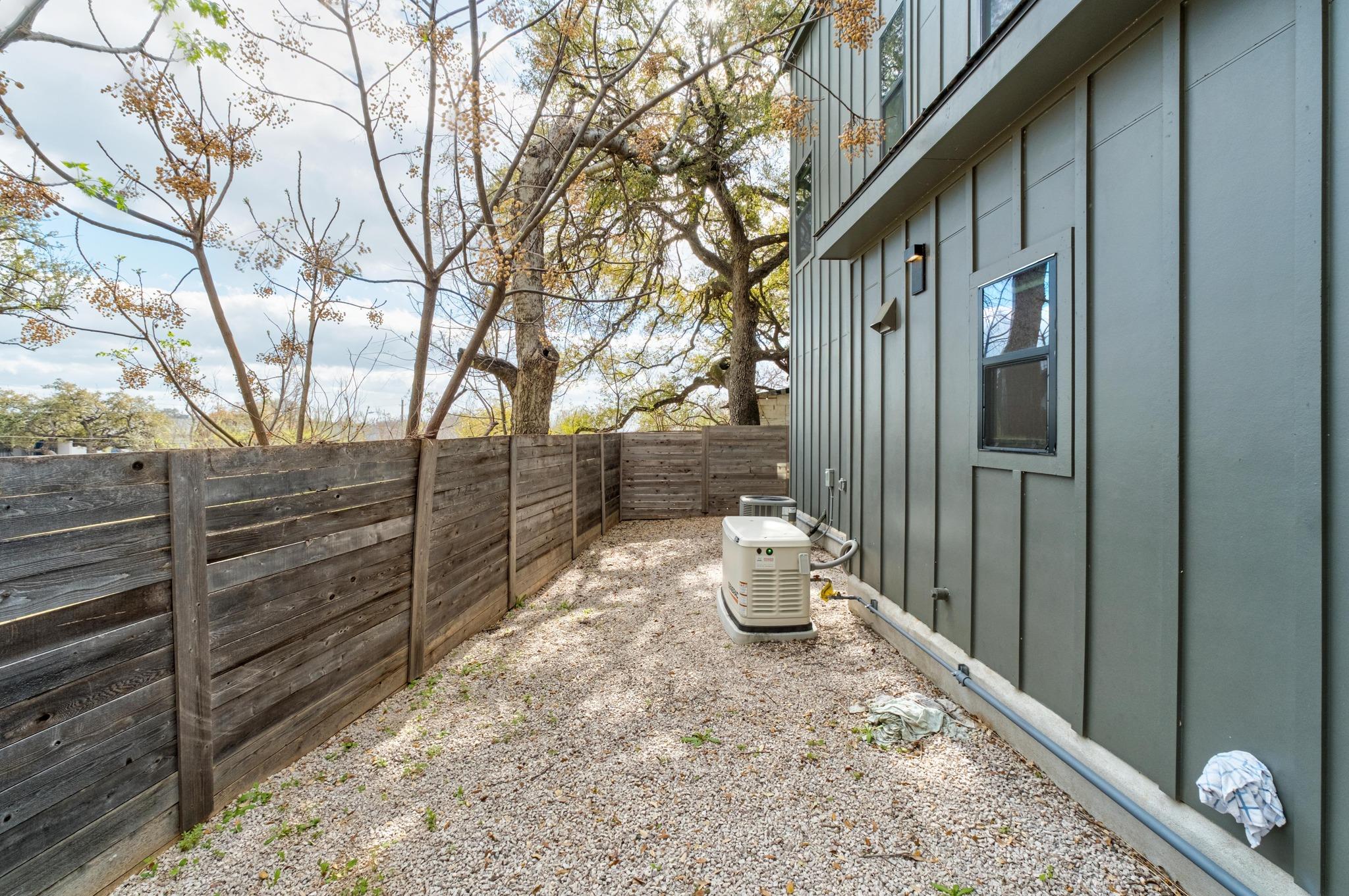 1183 Oakgrove Ave # 2