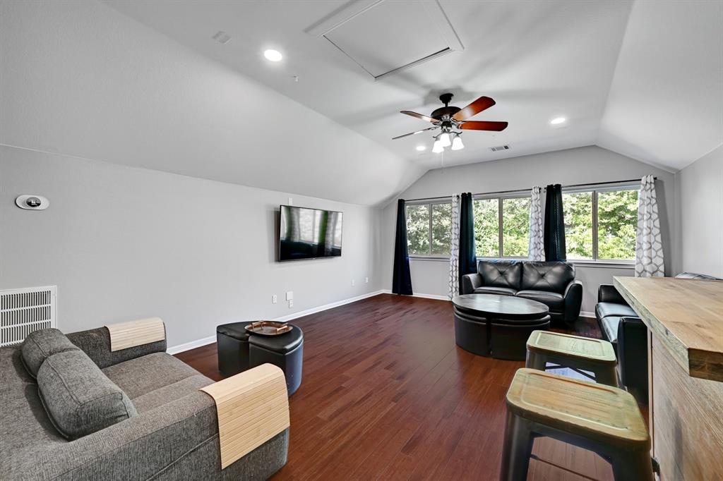 9621 Spanish Wells DR