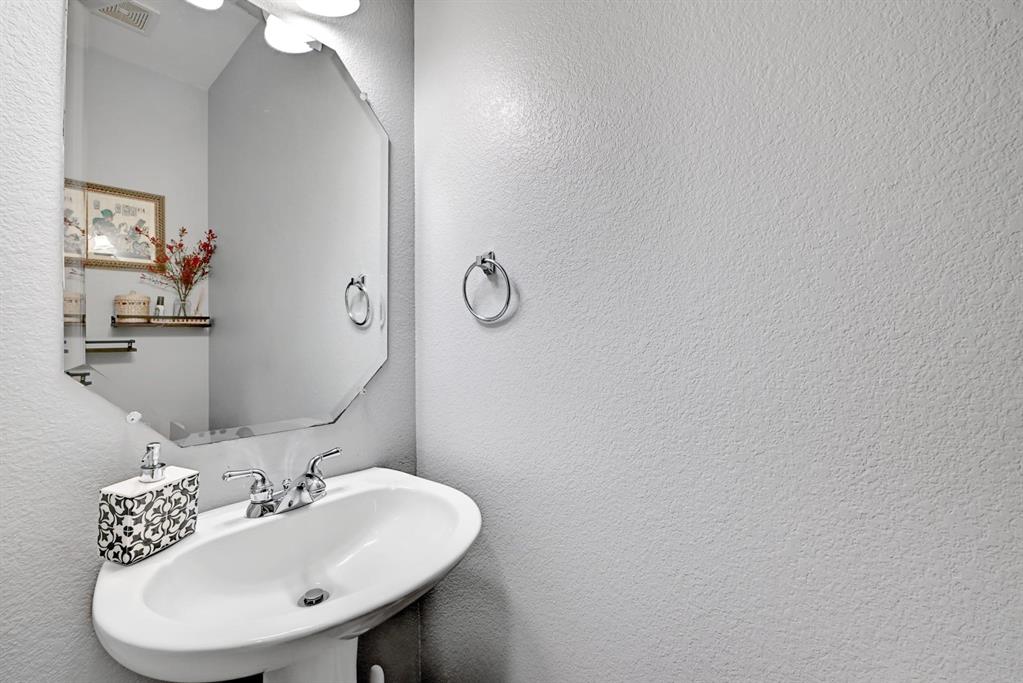 9621 Spanish Wells DR