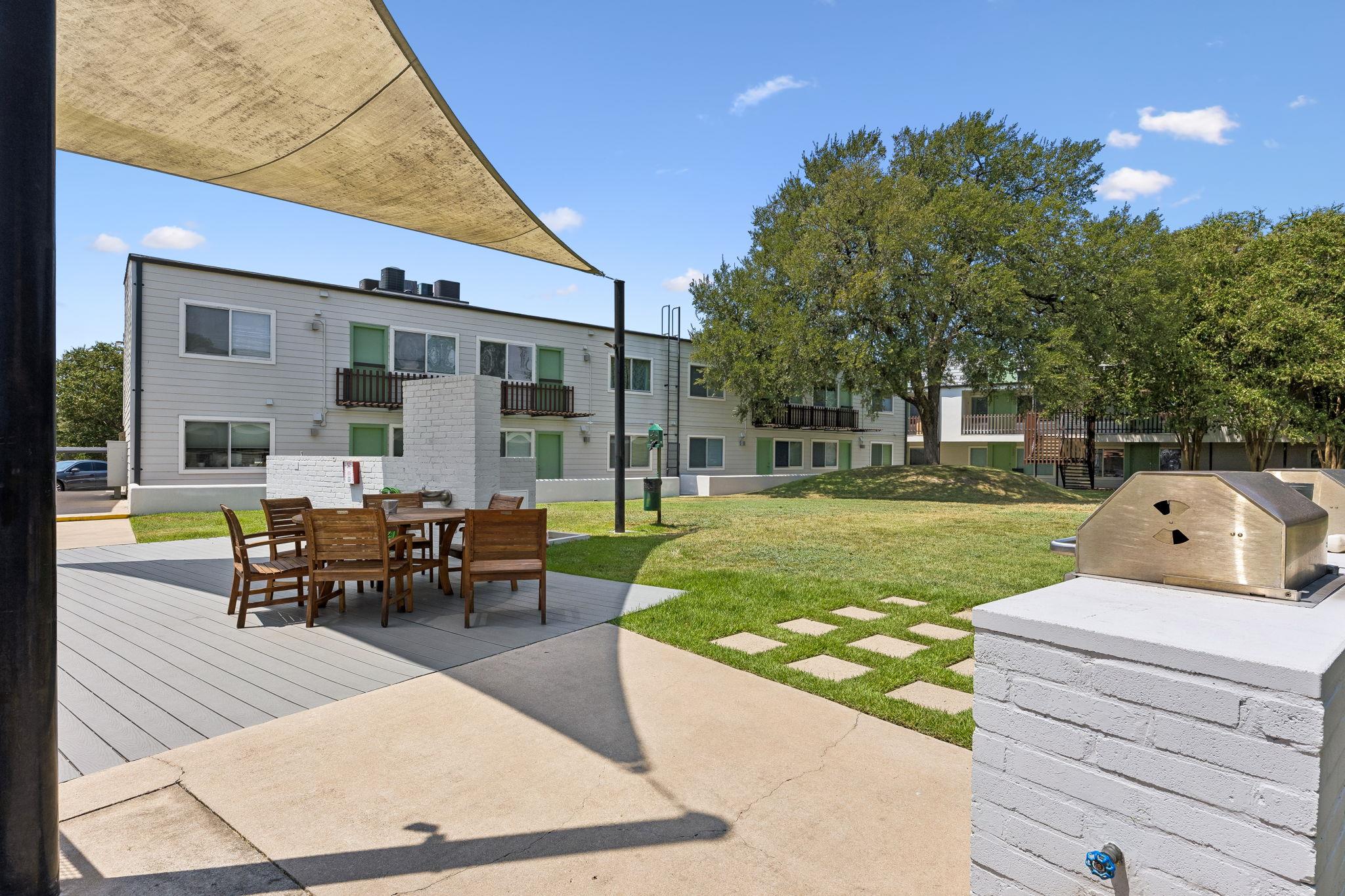 2200 Dickson DR # 128