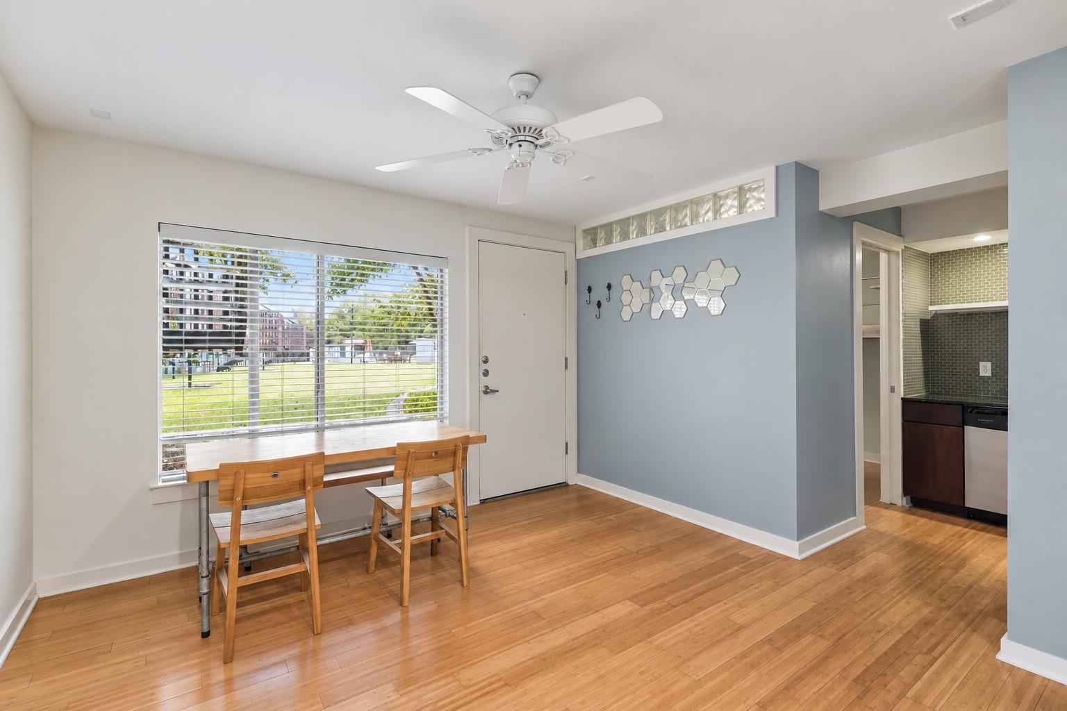 2200 Dickson DR # 128