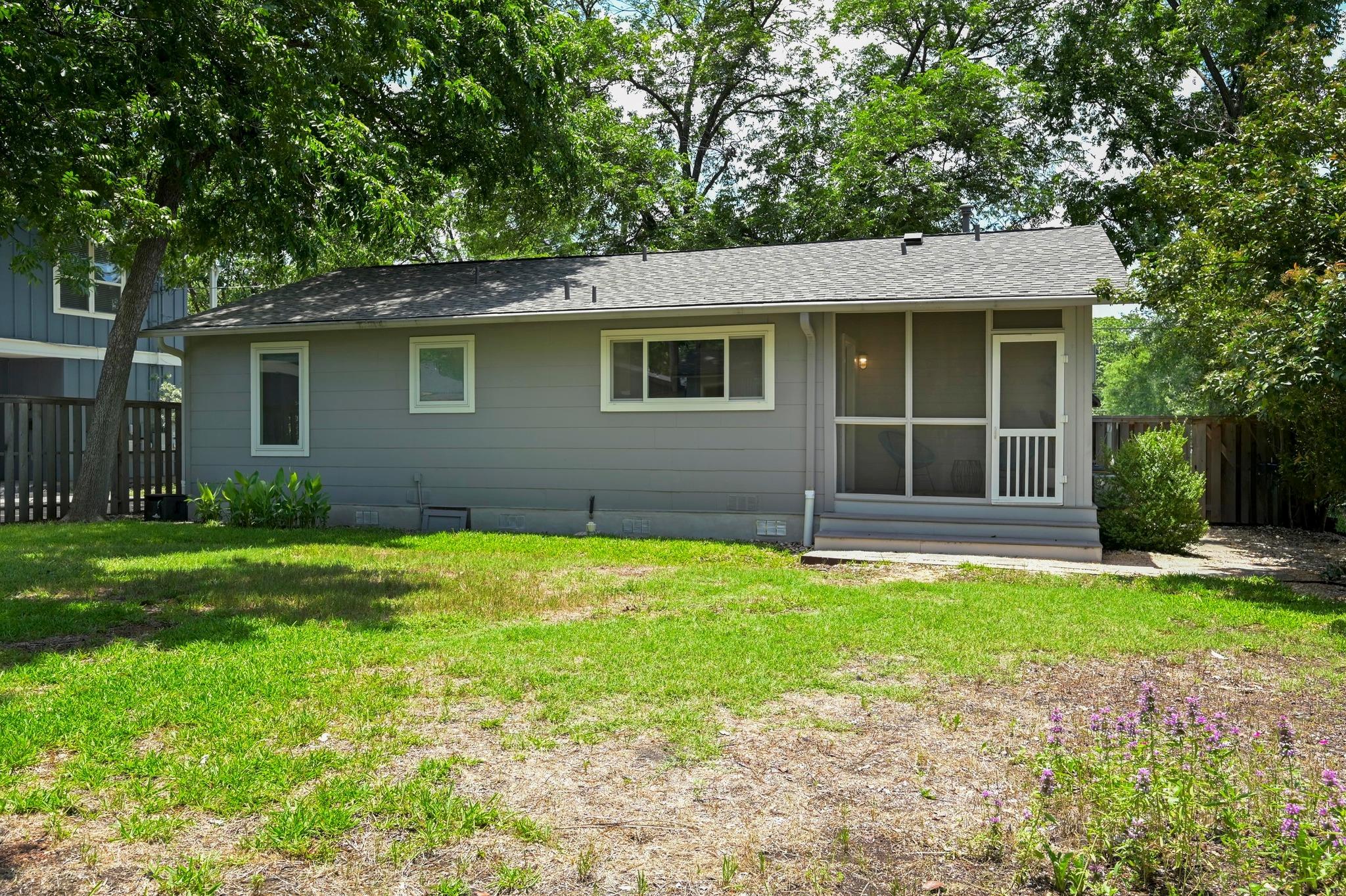 1010 Karen Ave