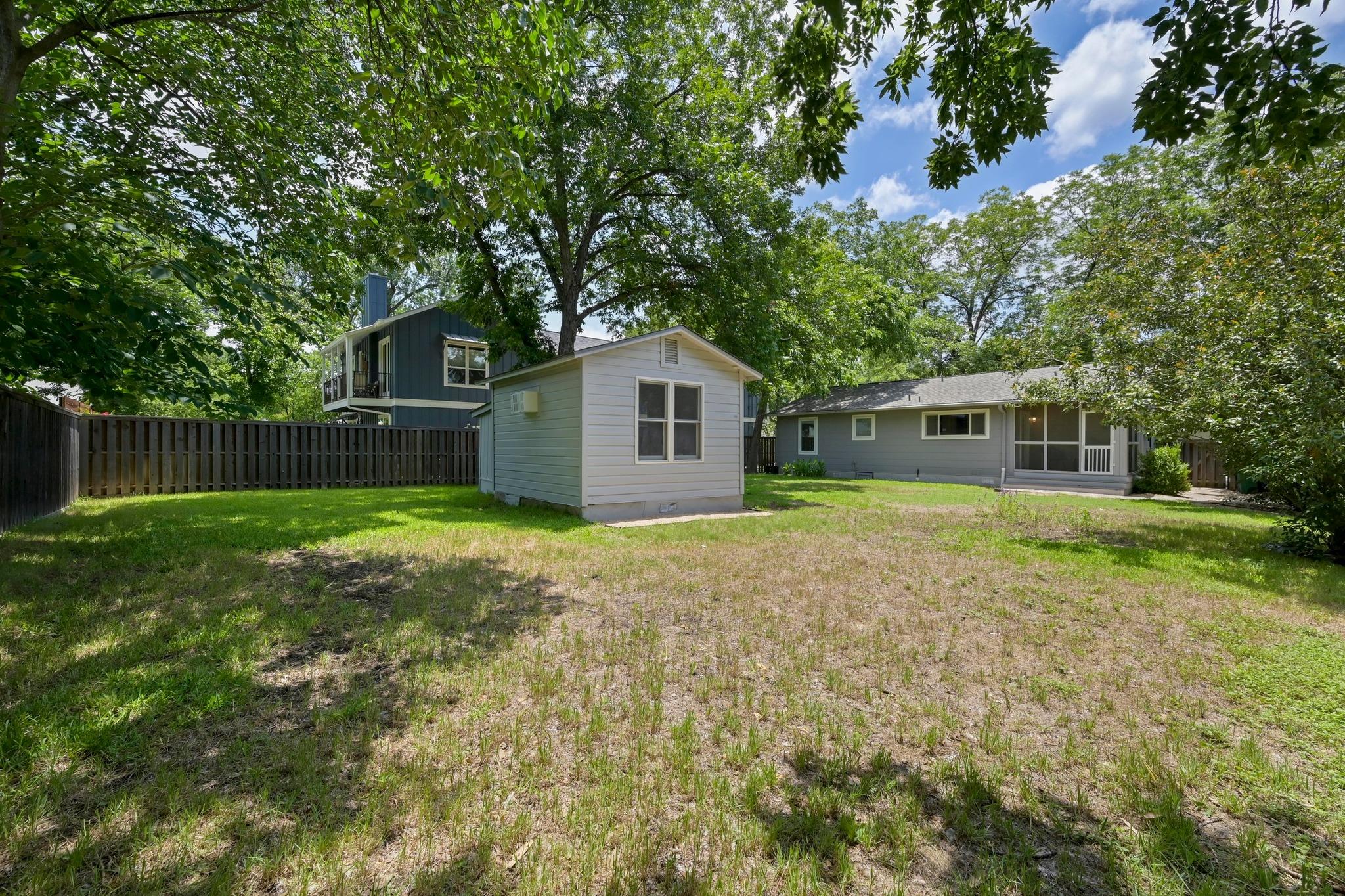 1010 Karen Ave