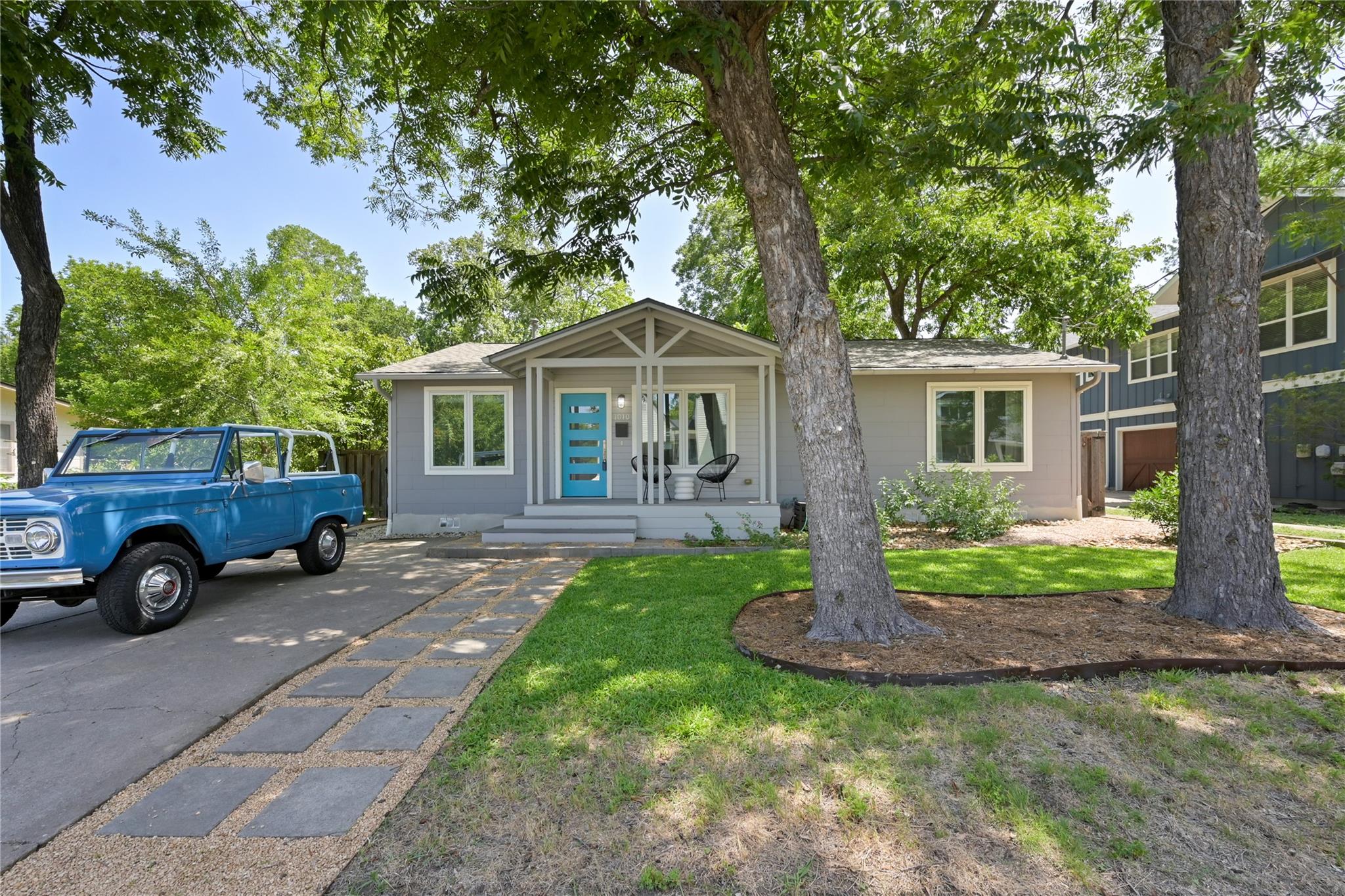 1010 Karen Ave
