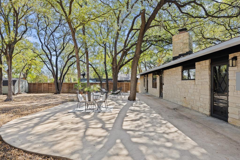 2008 Matthews LN, Austin