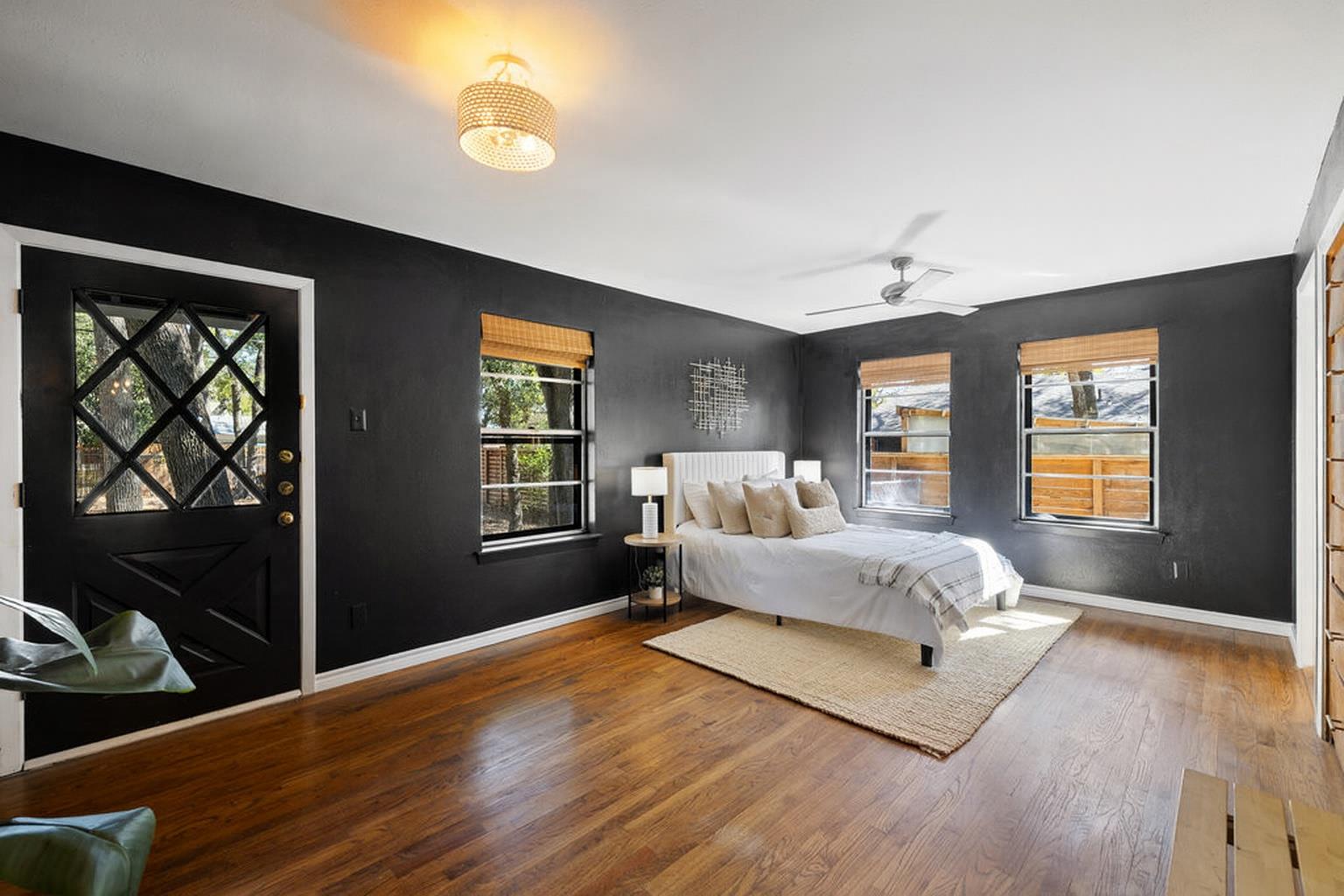 2008 Matthews LN, Austin