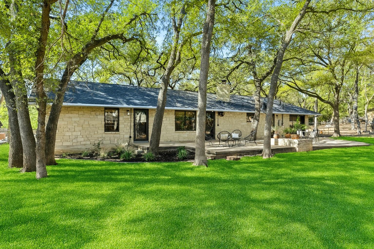 2008 Matthews LN, Austin