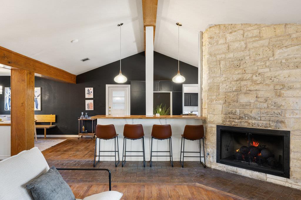 2008 Matthews LN, Austin