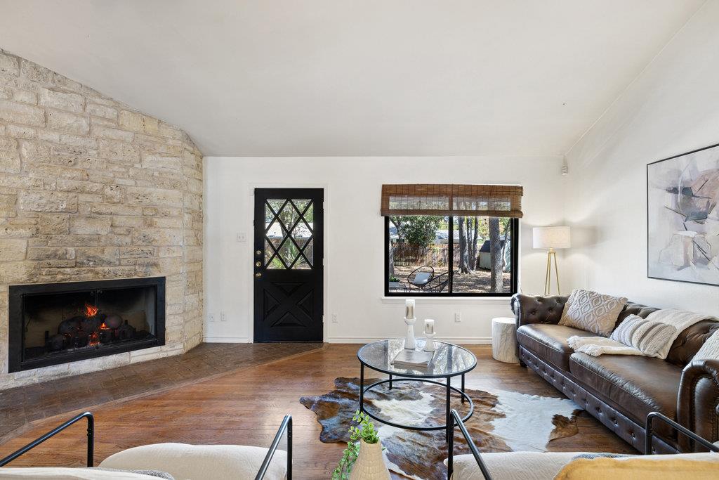 2008 Matthews LN, Austin