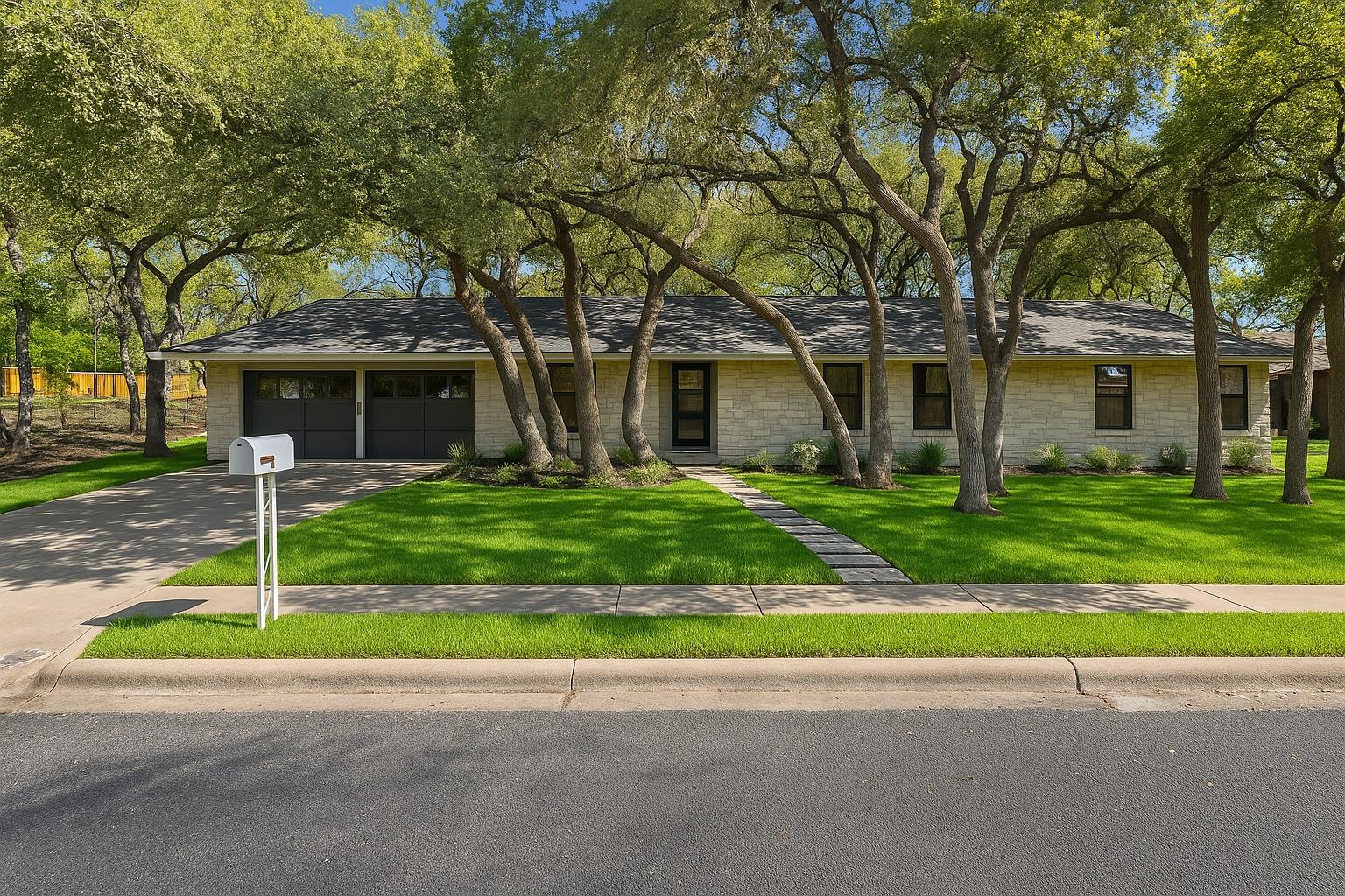 2008 Matthews LN, Austin