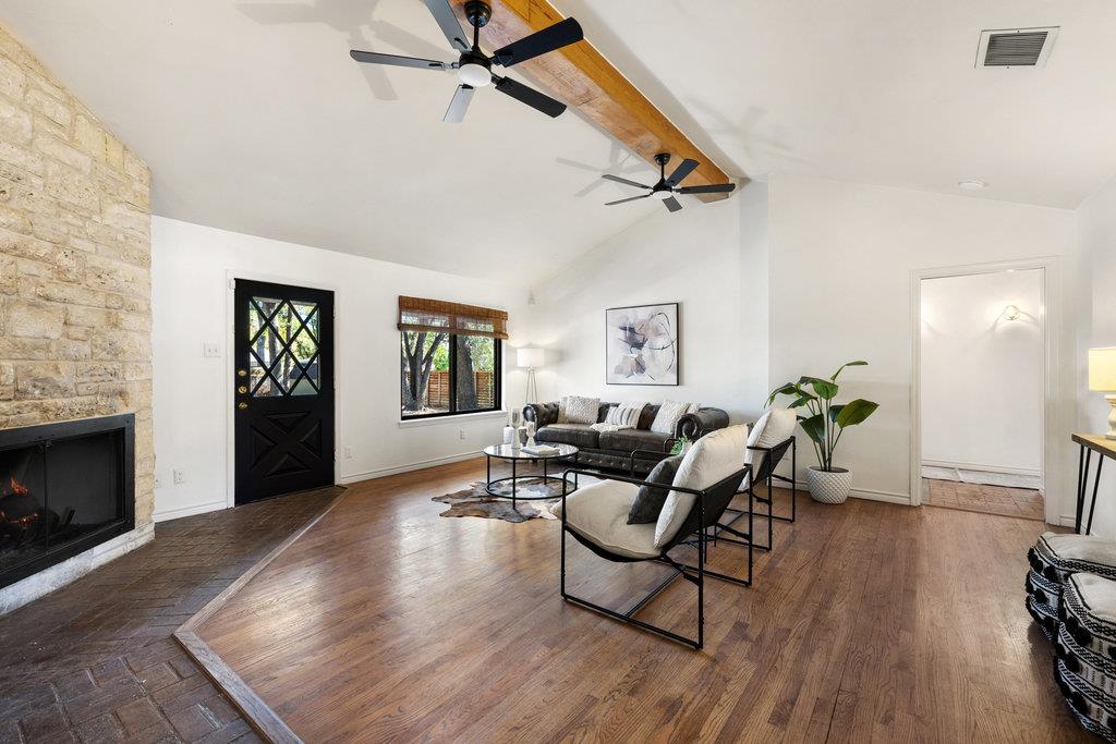 2008 Matthews LN, Austin