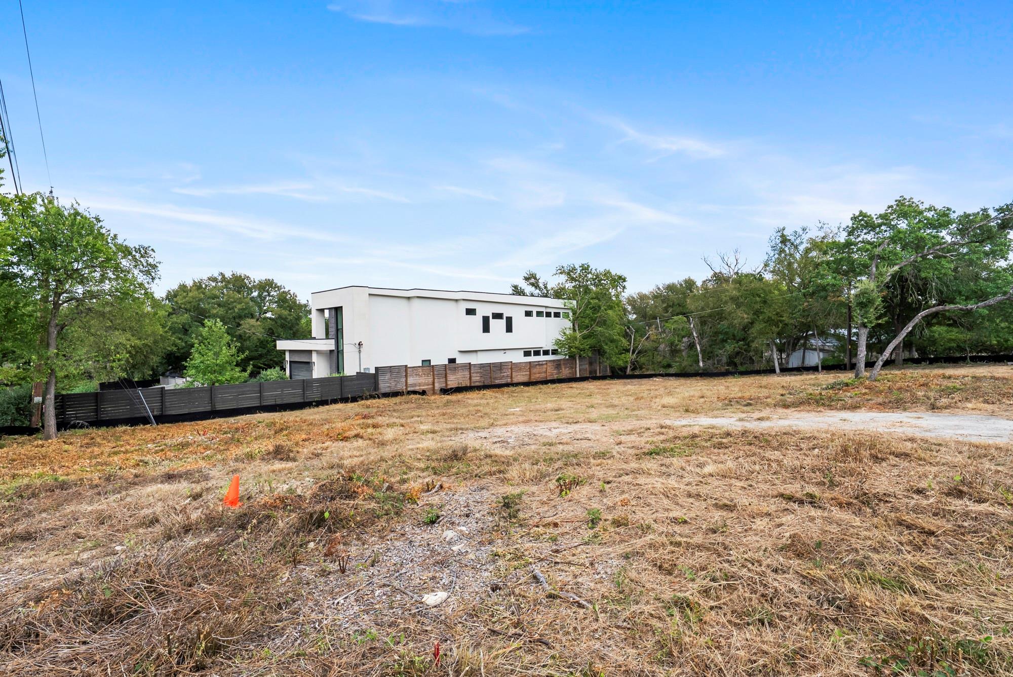 6300 Forest Hills DR