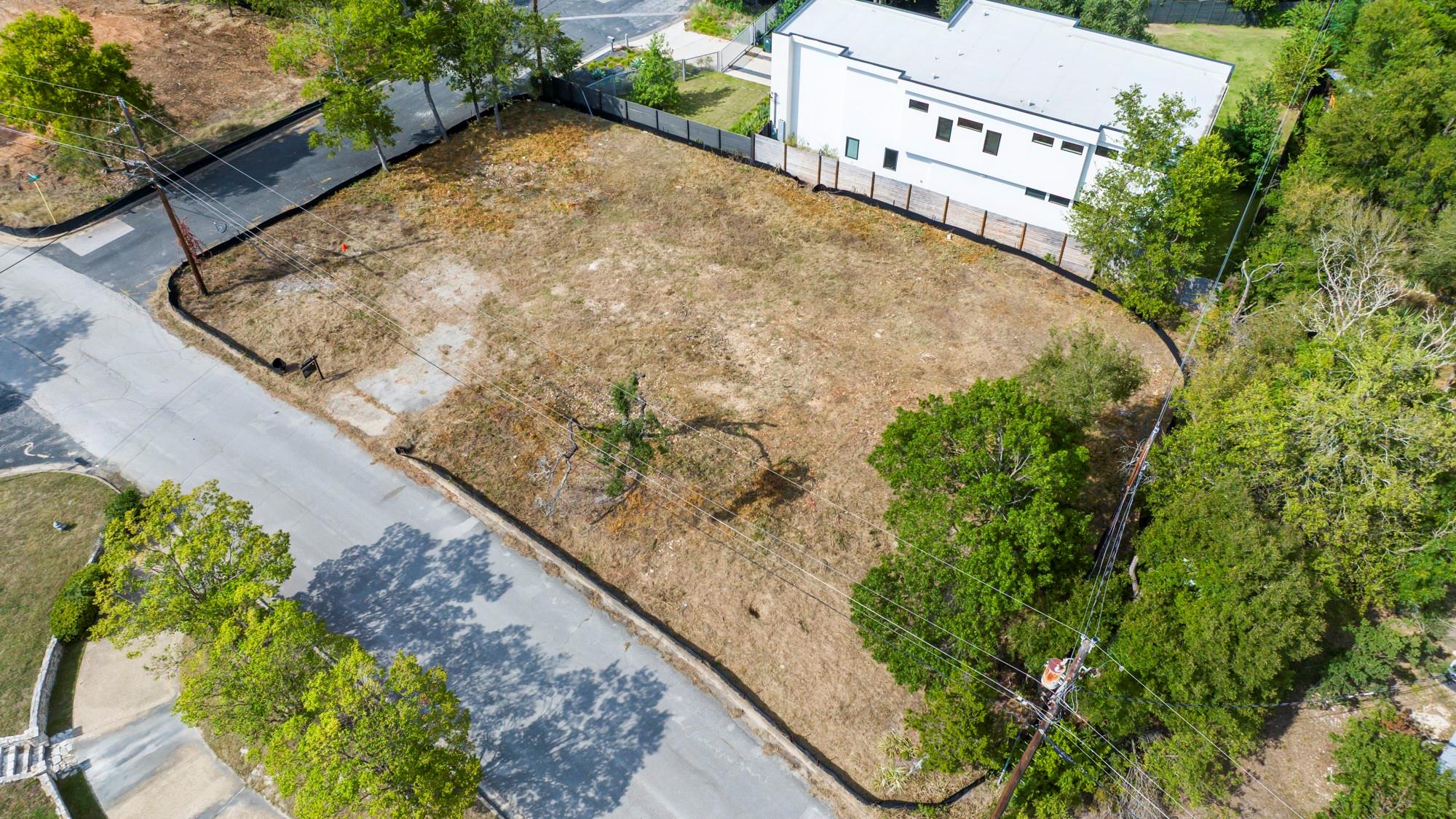 6300 Forest Hills DR