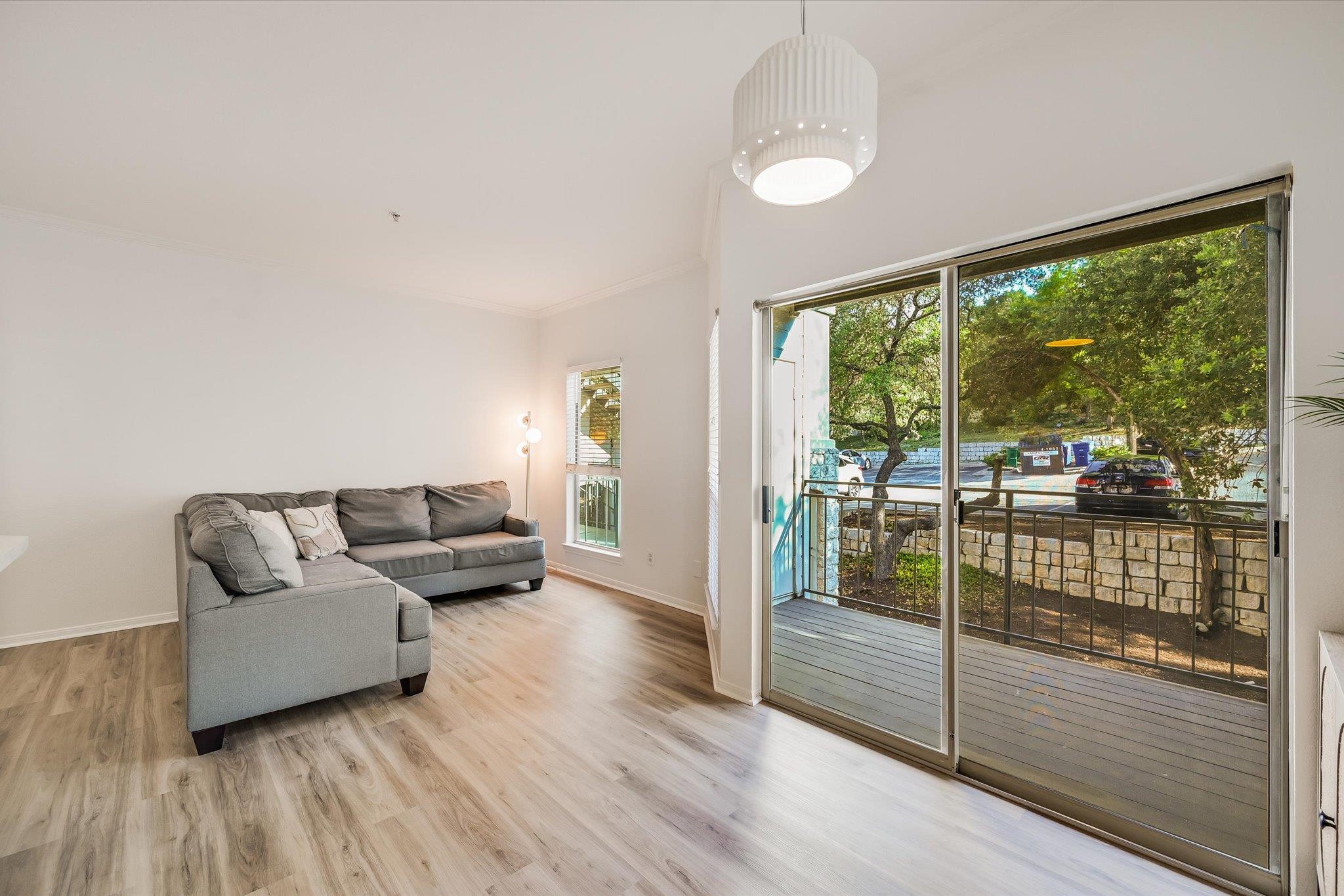6000 Shepherd Mountain CV # 1805
