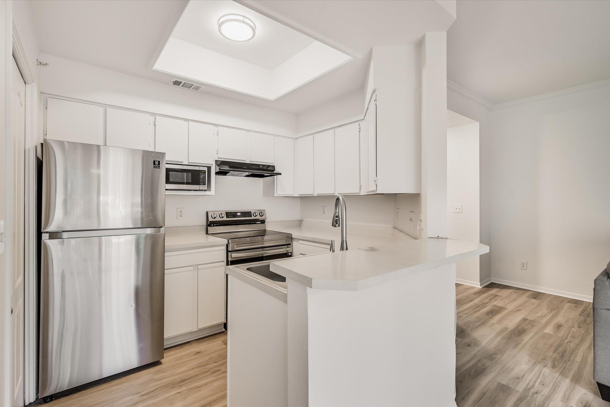 6000 Shepherd Mountain CV # 1805