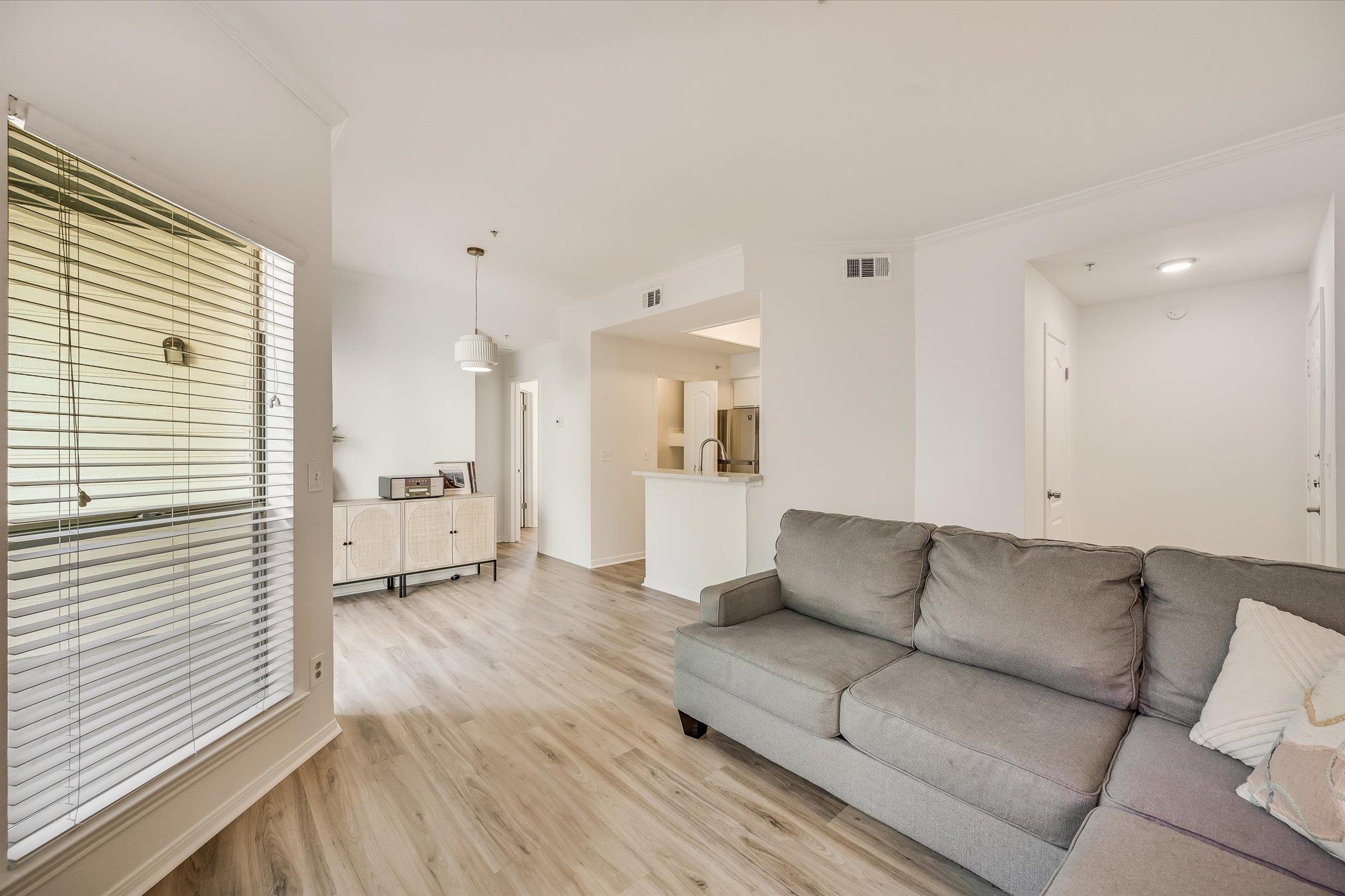 6000 Shepherd Mountain CV # 1805