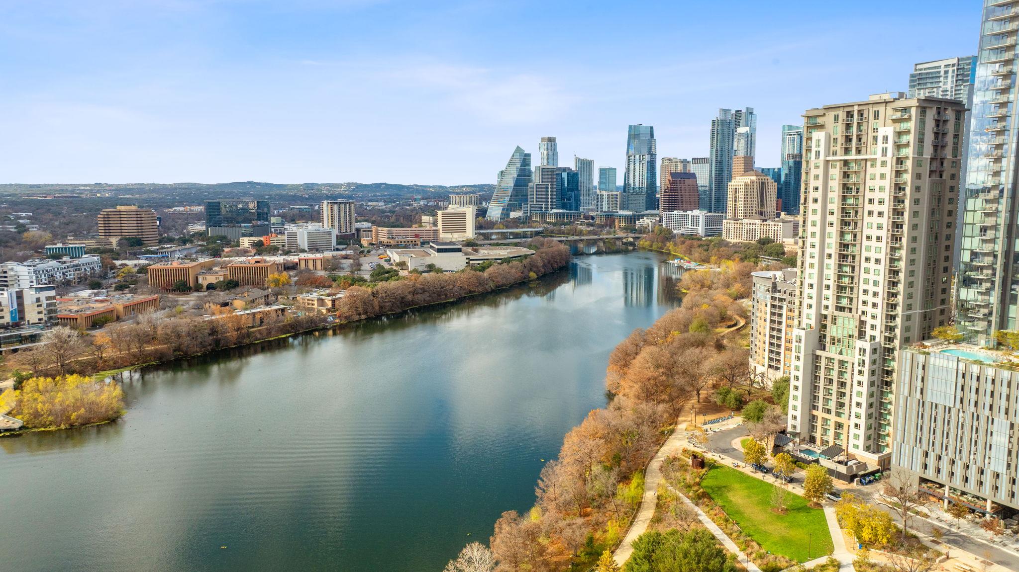 40 N Interstate 35 Highway Unit: 10B4