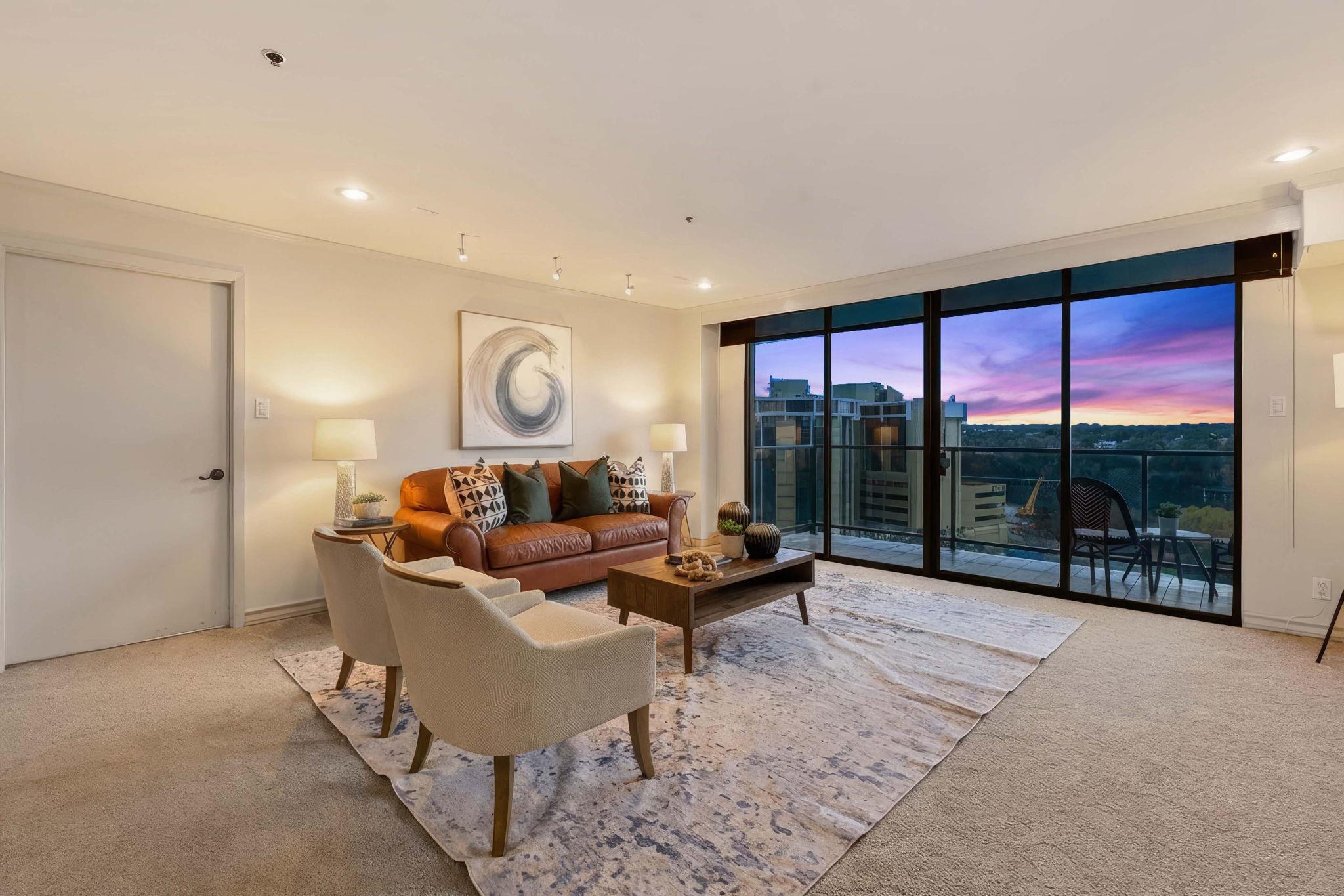 40 N Interstate 35 Highway Unit: 10B4