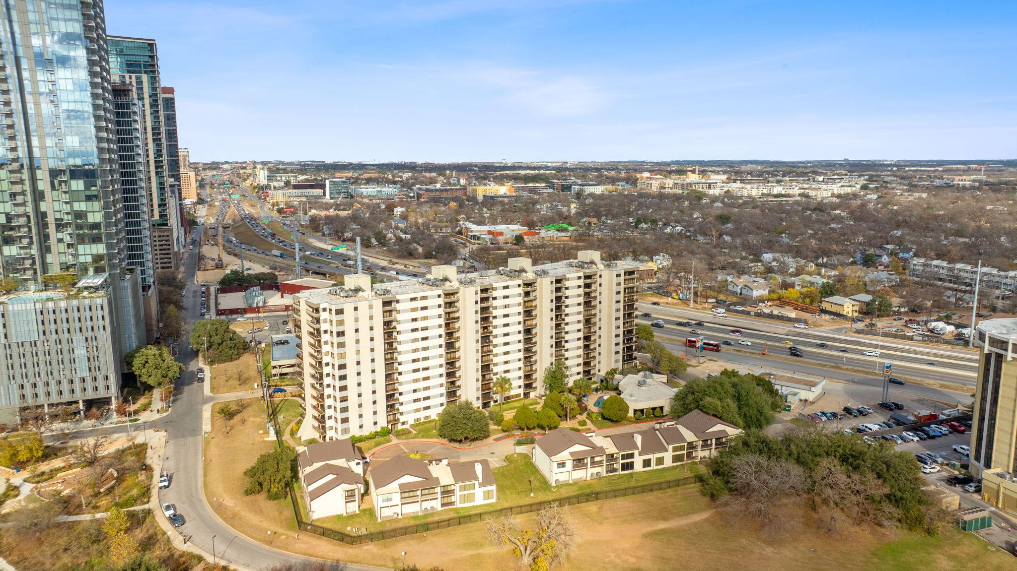 40 N Interstate 35 Highway Unit: 10B4