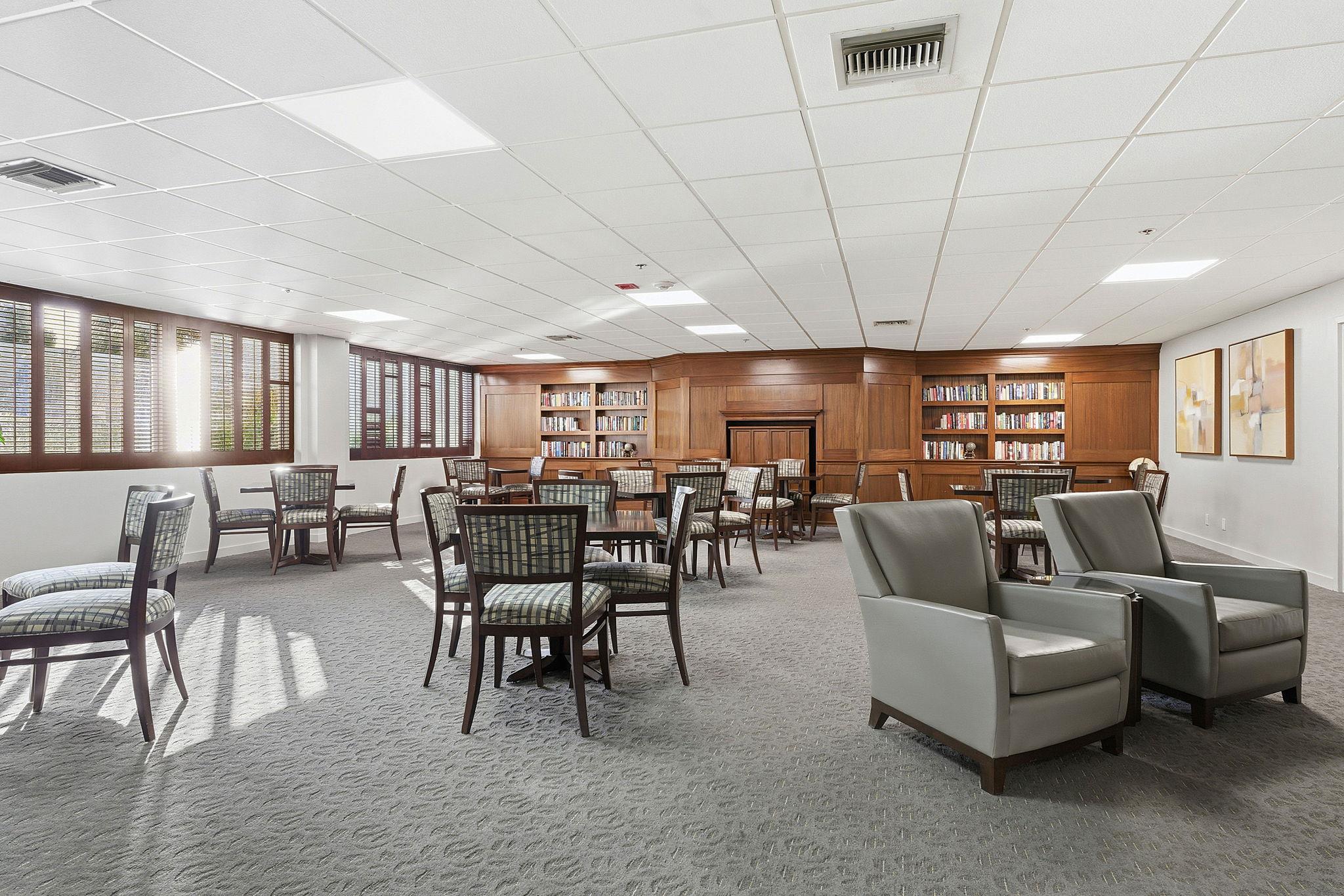 40 N Interstate 35 Highway Unit: 10B4