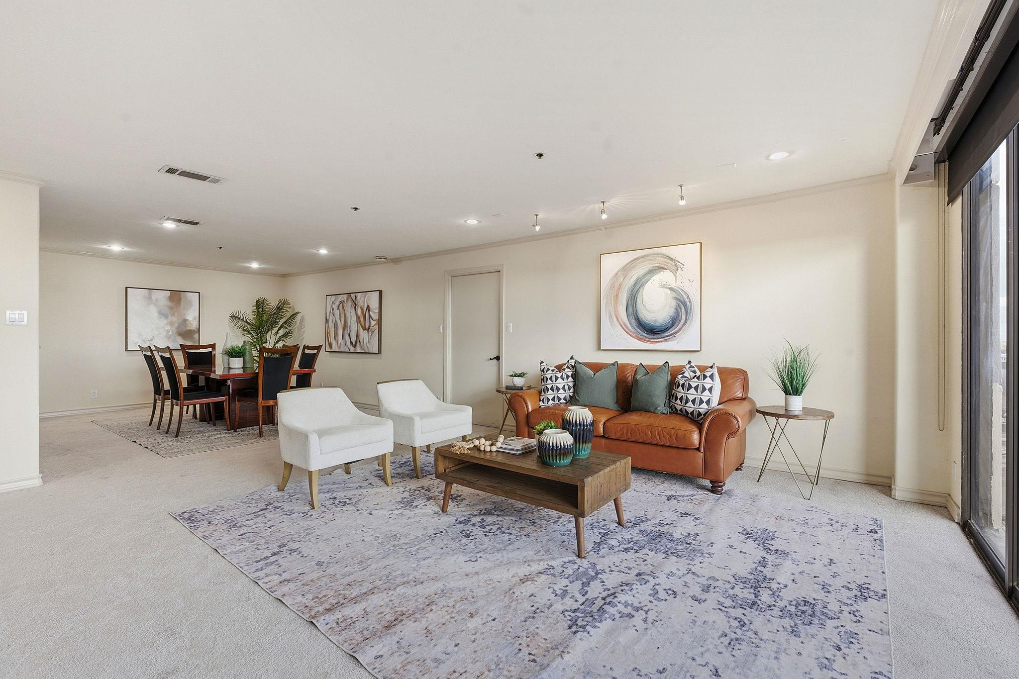 40 N Interstate 35 Highway Unit: 10B4