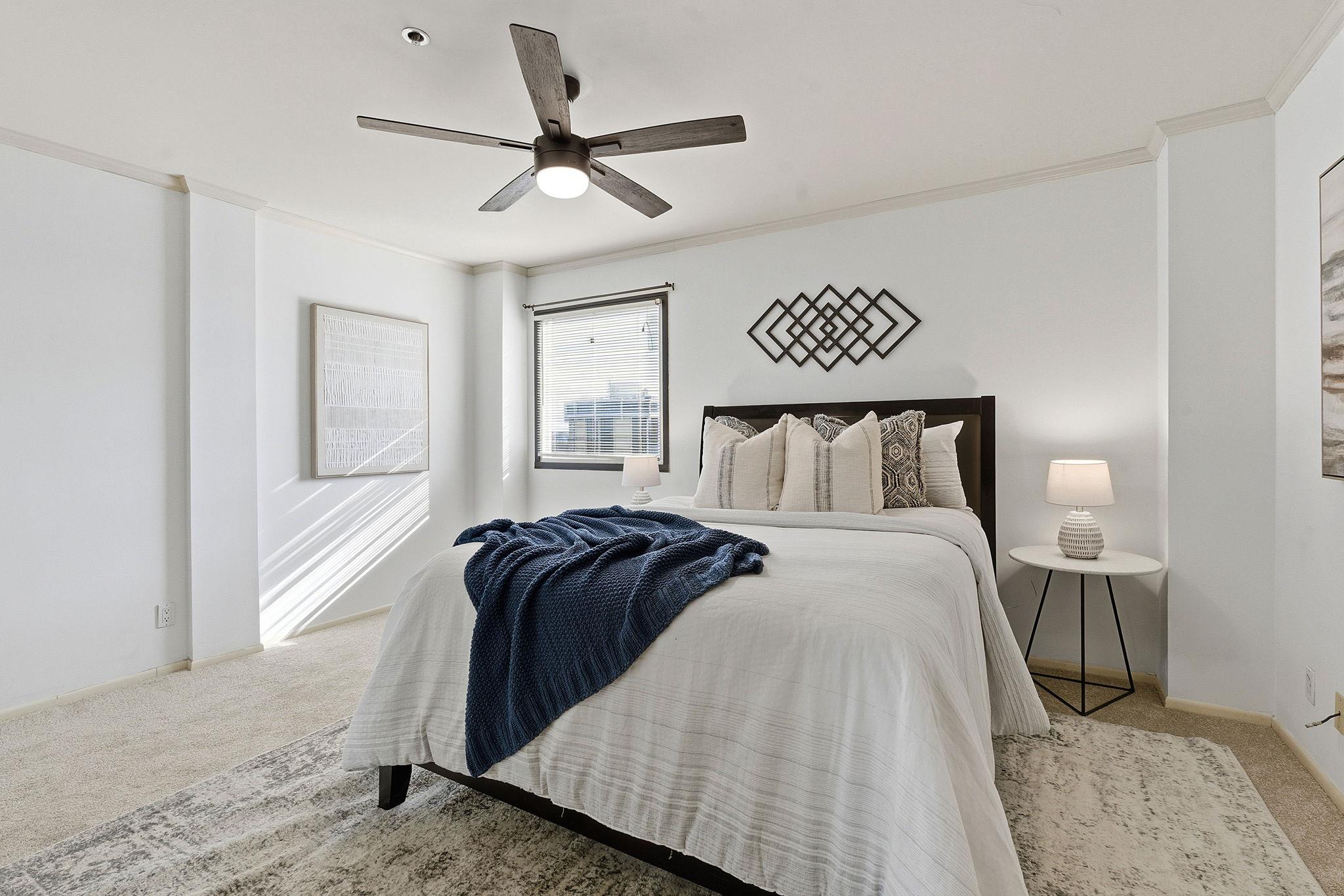 40 N Interstate 35 Highway Unit: 10B4