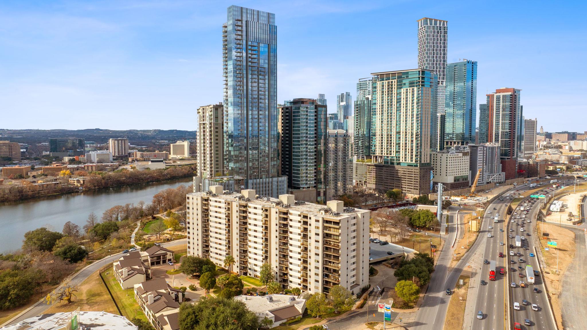 40 N Interstate 35 Highway Unit: 10B4