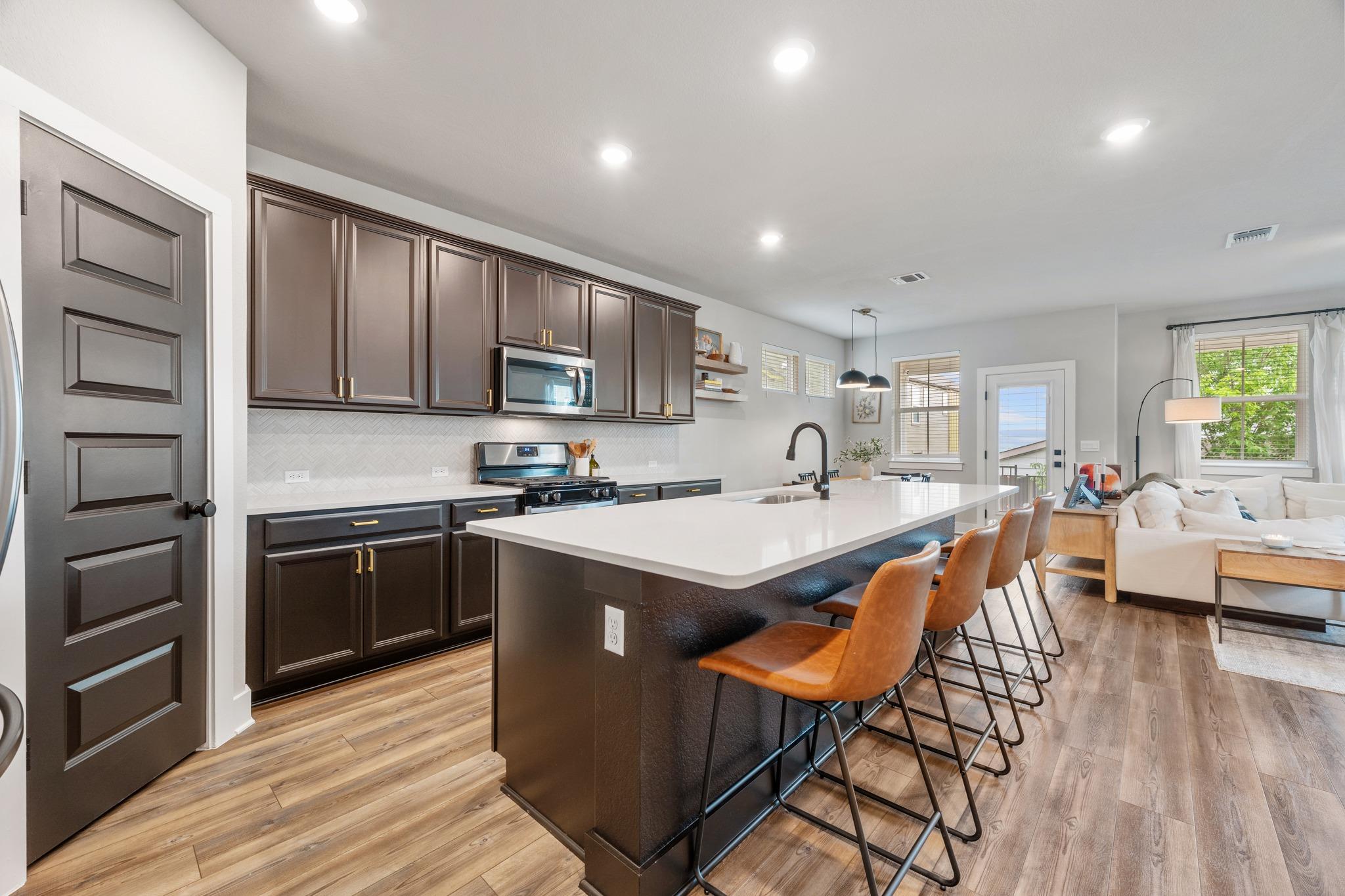 7108 Guastavino CT