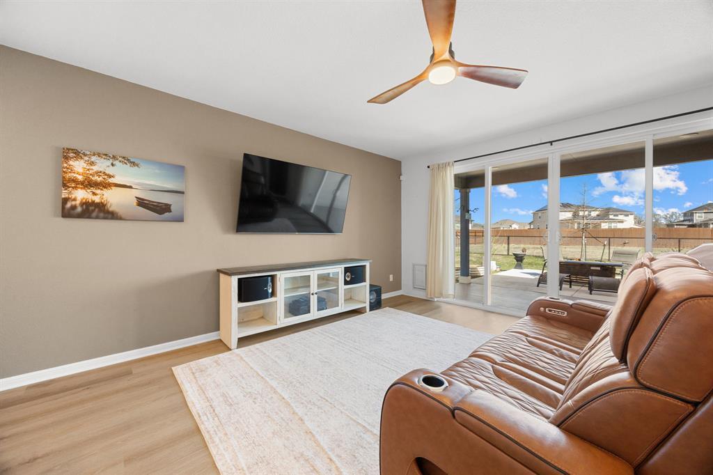 191 Silverton LN