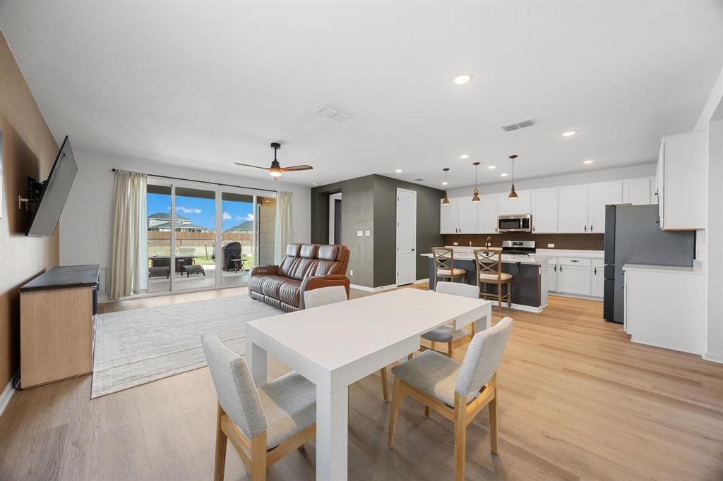191 Silverton LN