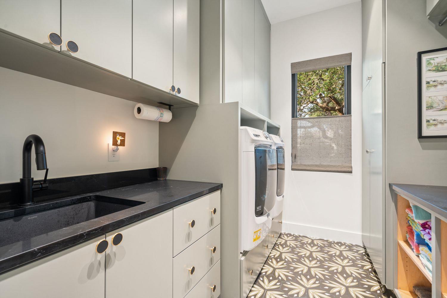 2300 Barton Creek BLVD # 4