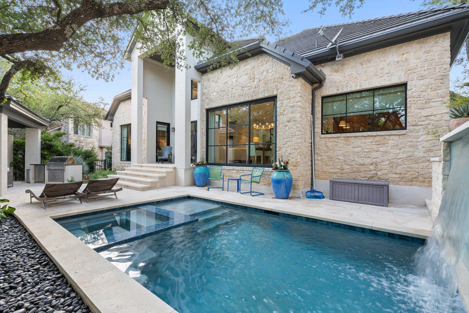 2300 Barton Creek BLVD # 4