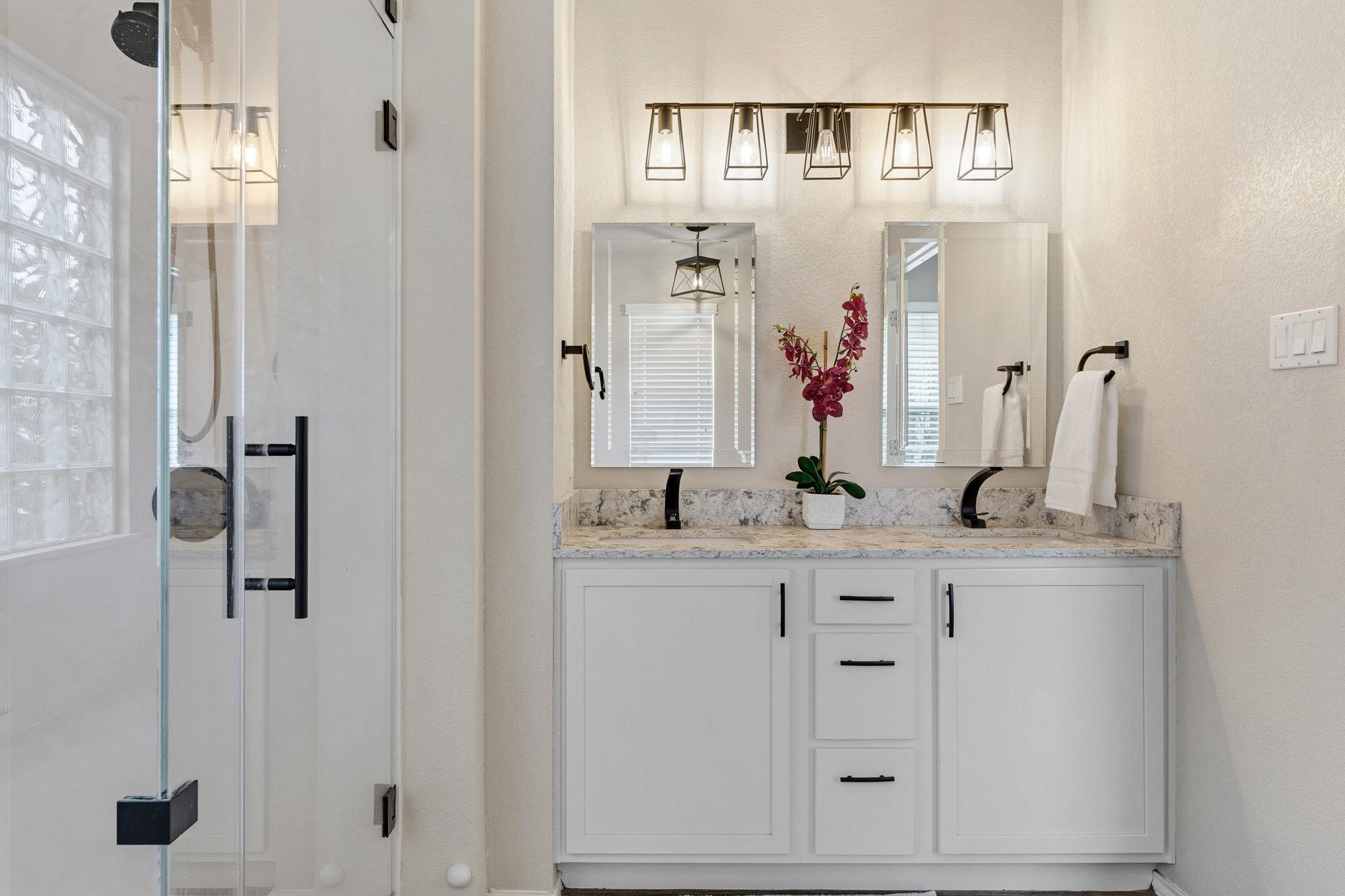 11528 Running Brush LN