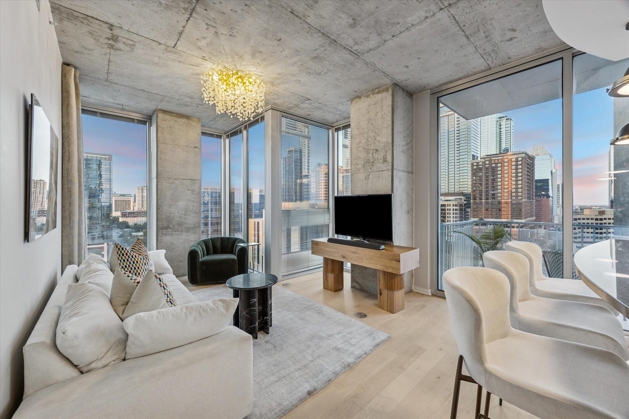 360 Nueces ST # 1417