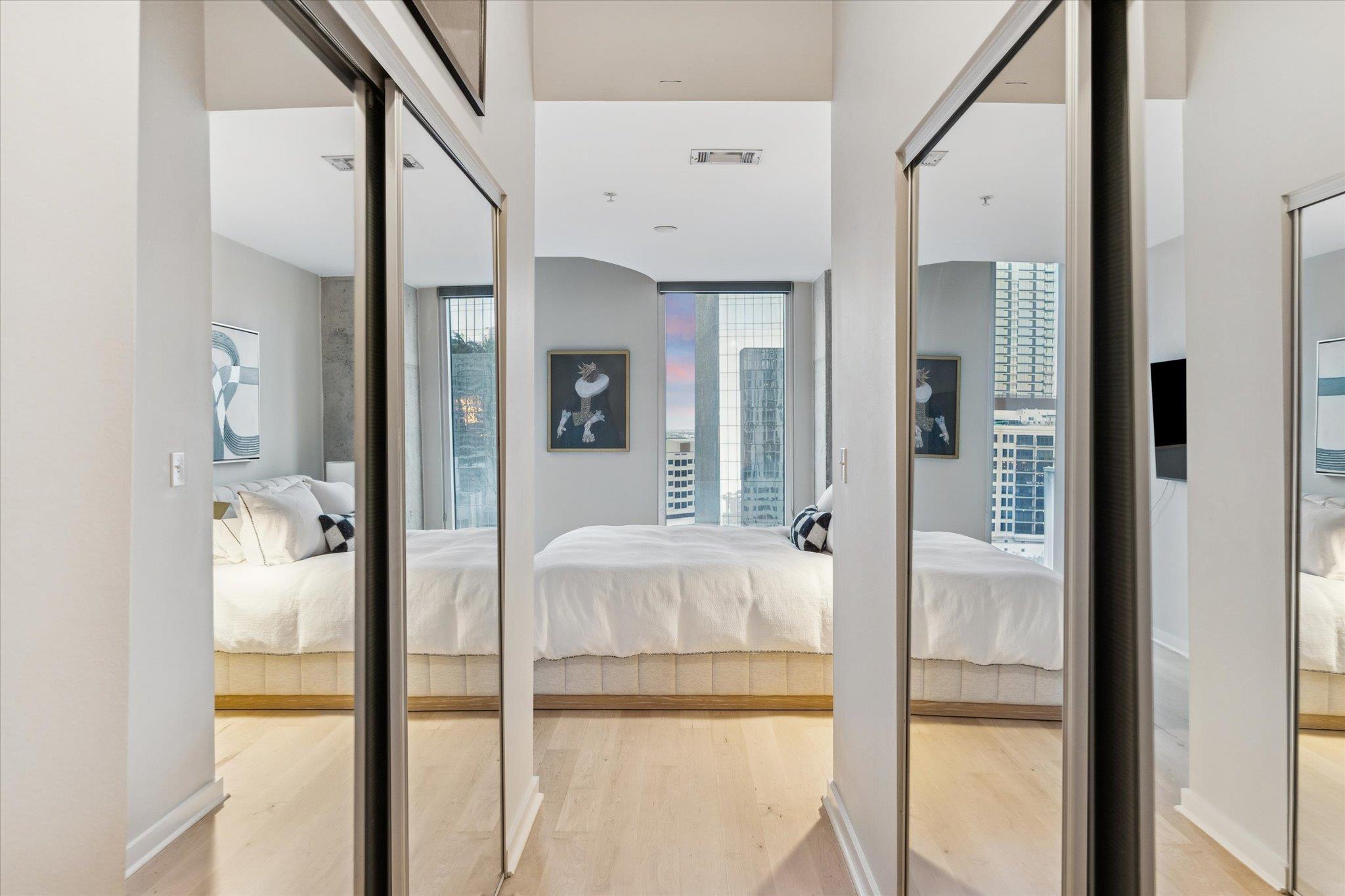 360 Nueces ST # 1417