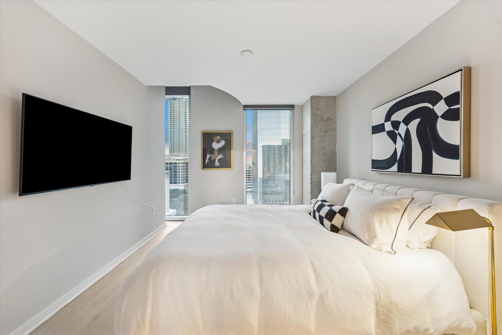 360 Nueces ST # 1417