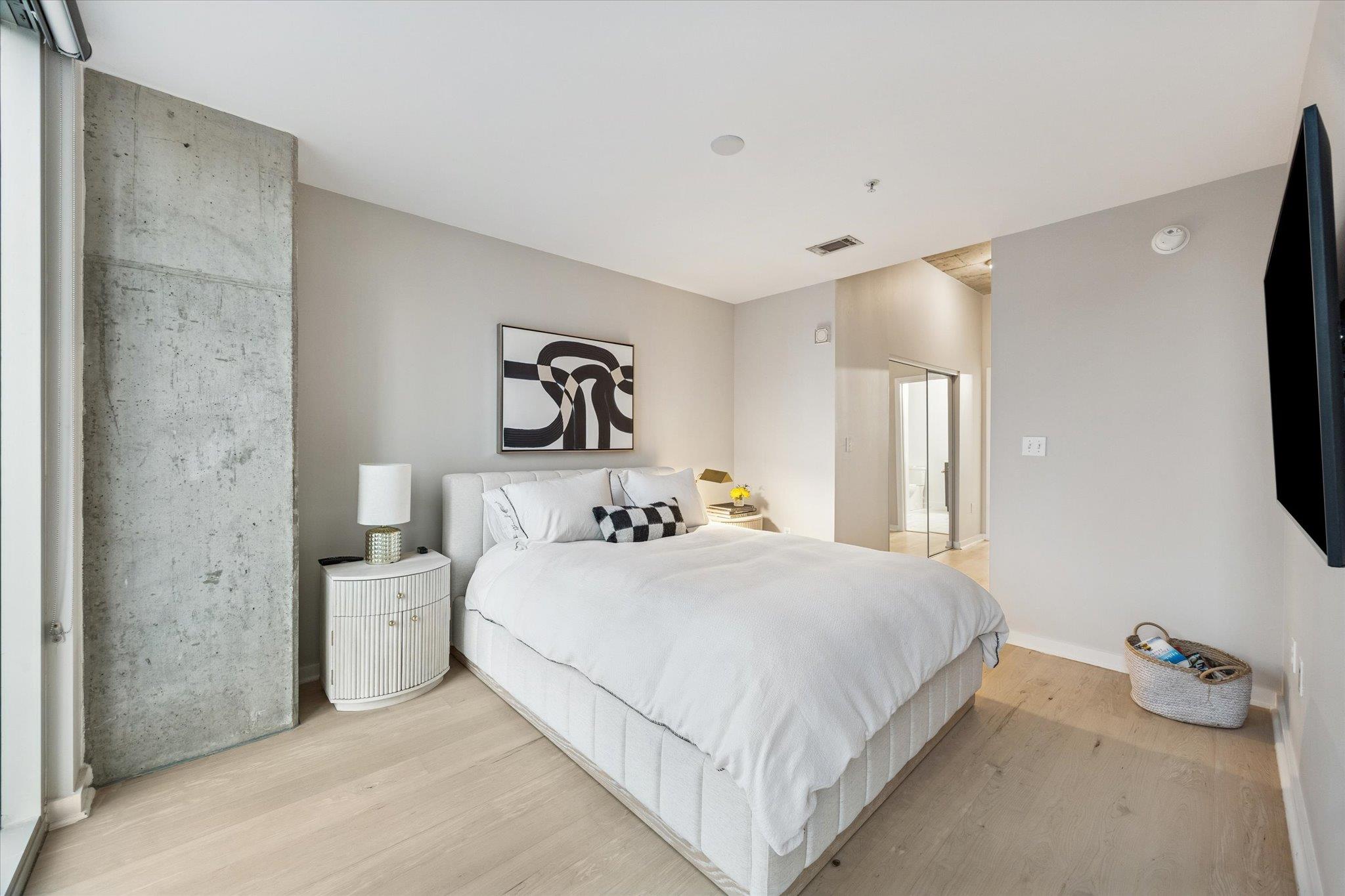 360 Nueces ST # 1417