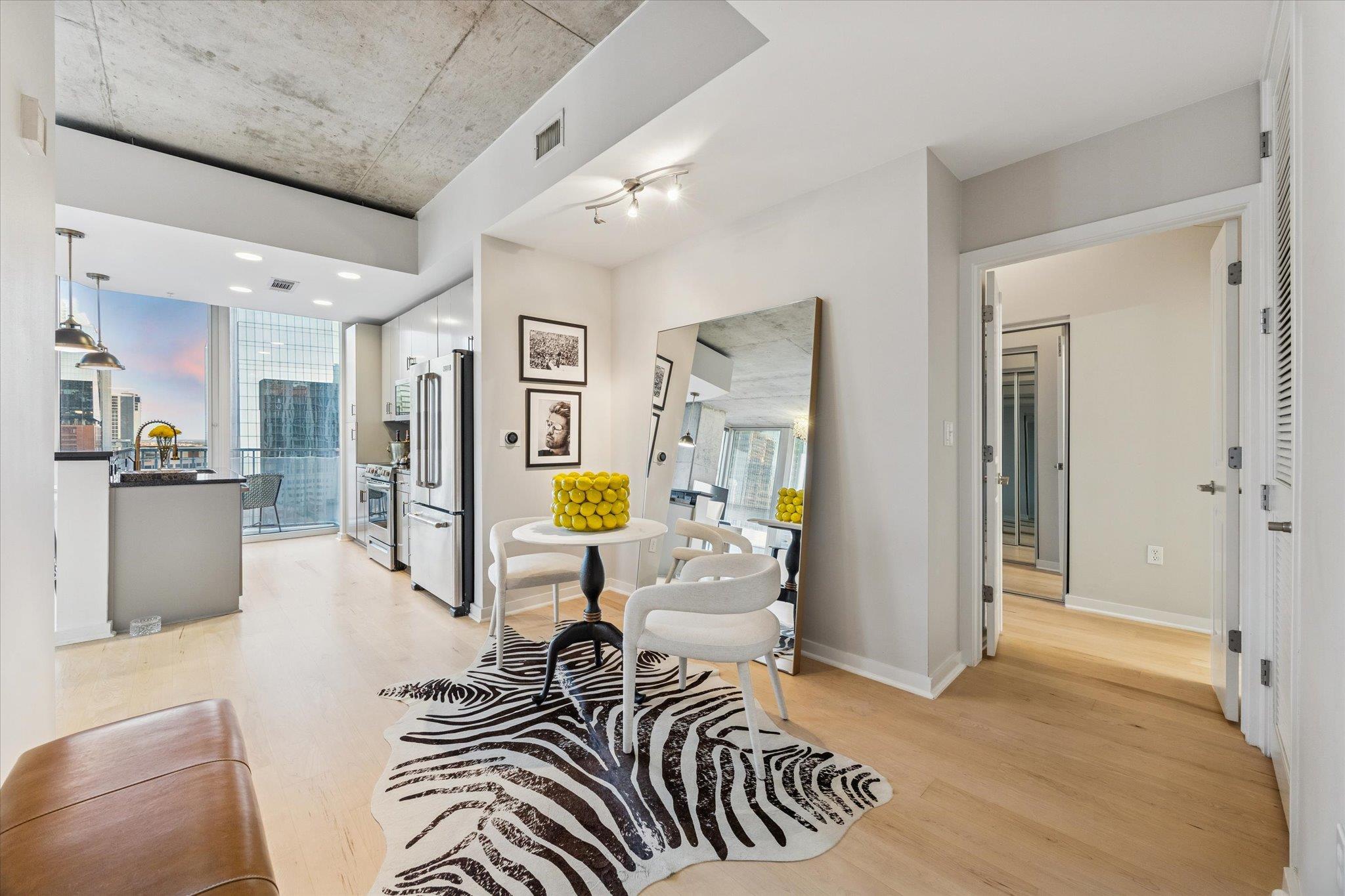 360 Nueces ST # 1417