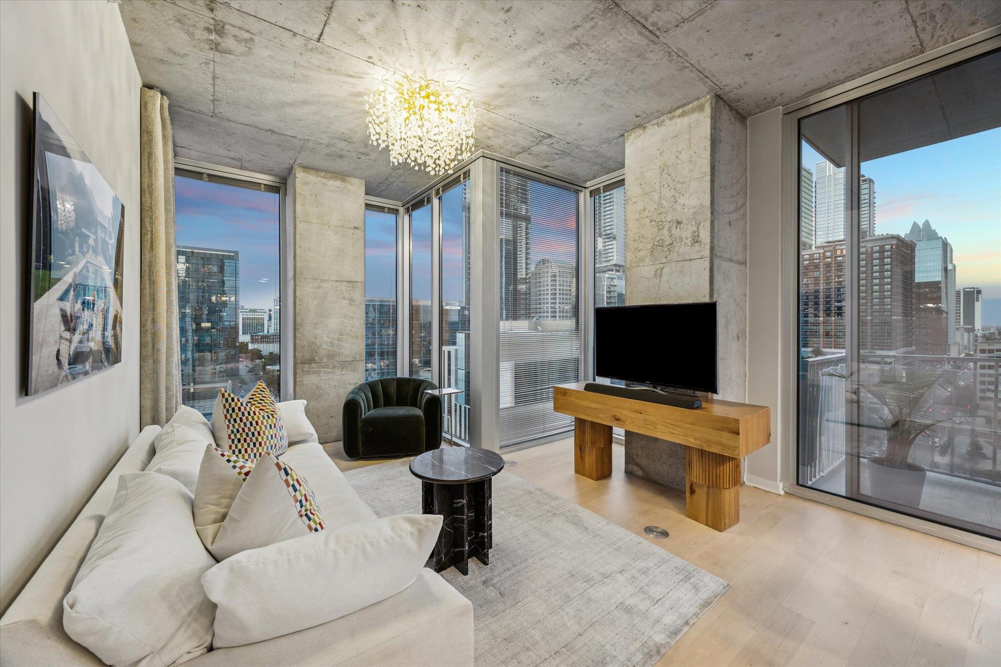 360 Nueces ST # 1417