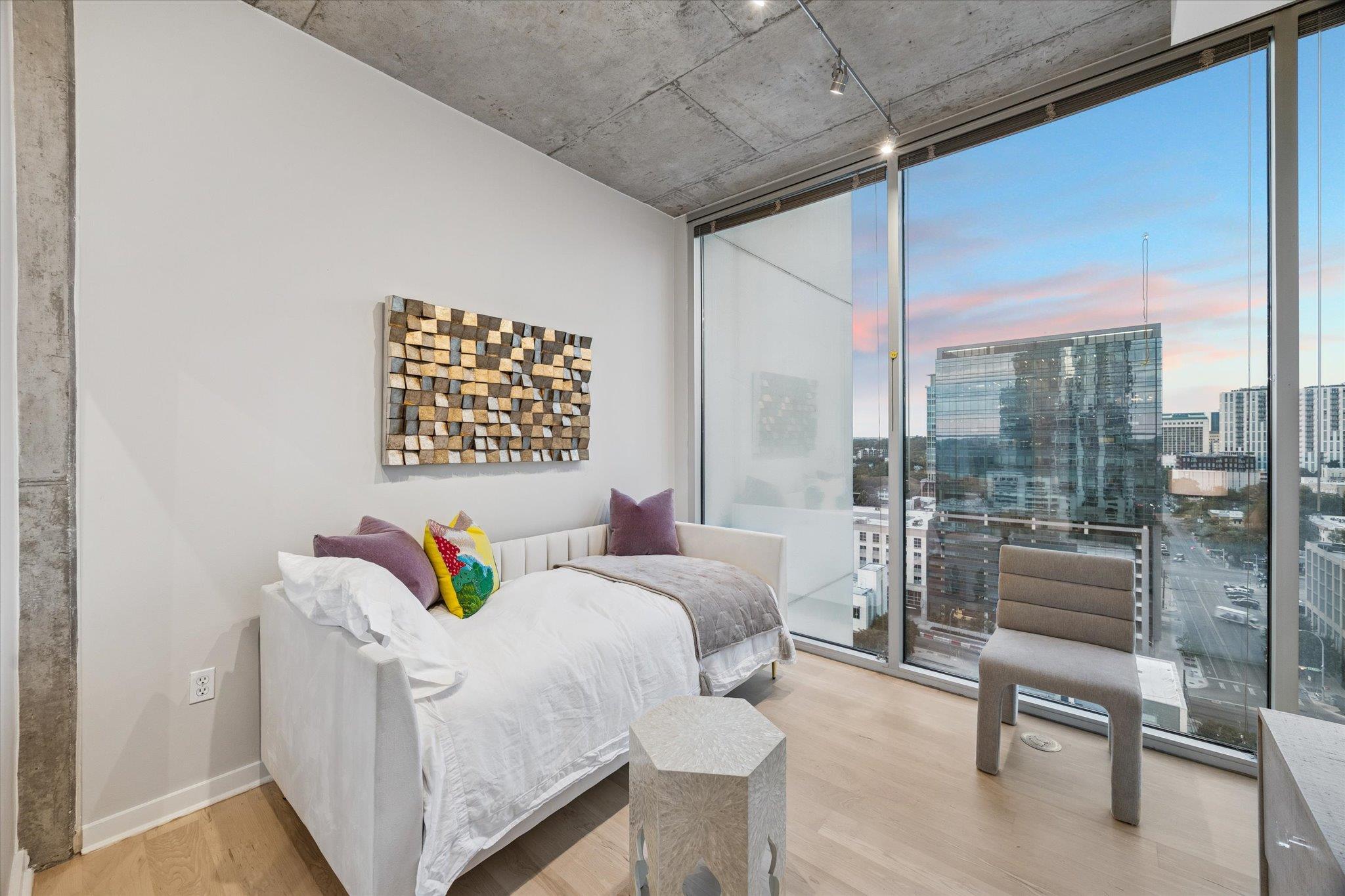 360 Nueces ST # 1417