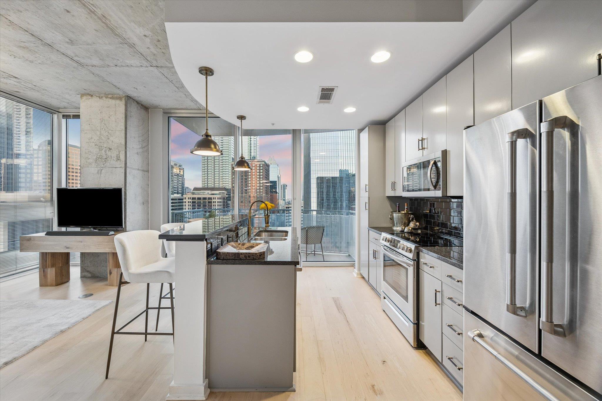 360 Nueces ST # 1417